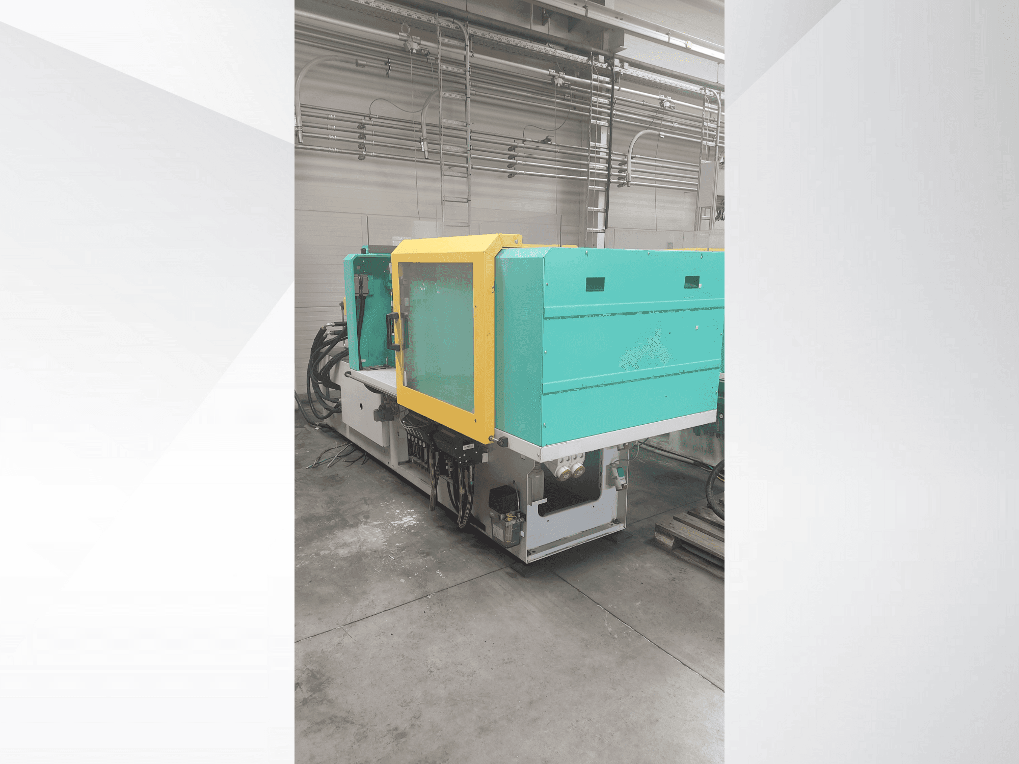 Front view of Arburg 470 H 1000-290 machine