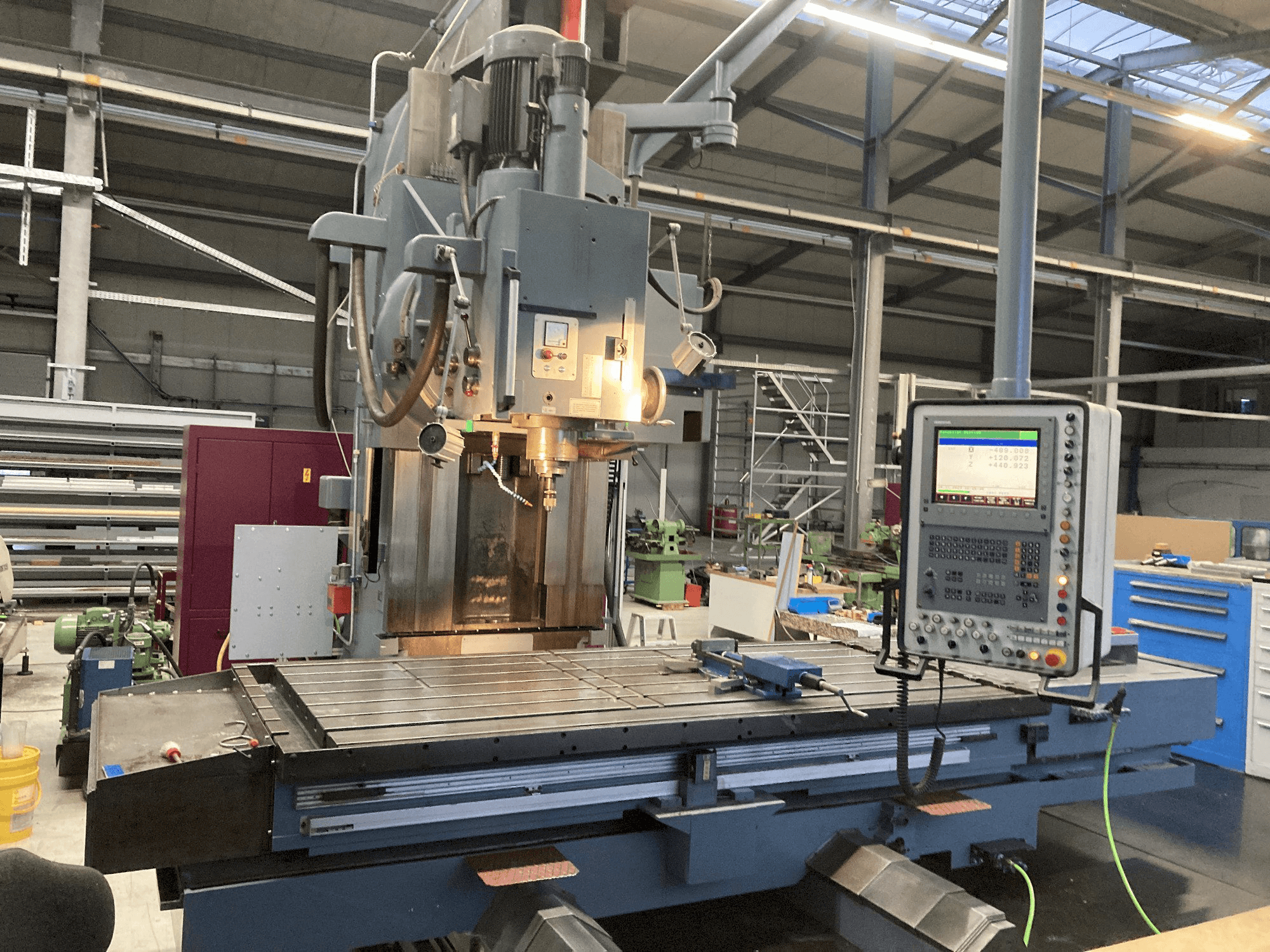 Front view of Droop & Rein FS 130 SKE machine