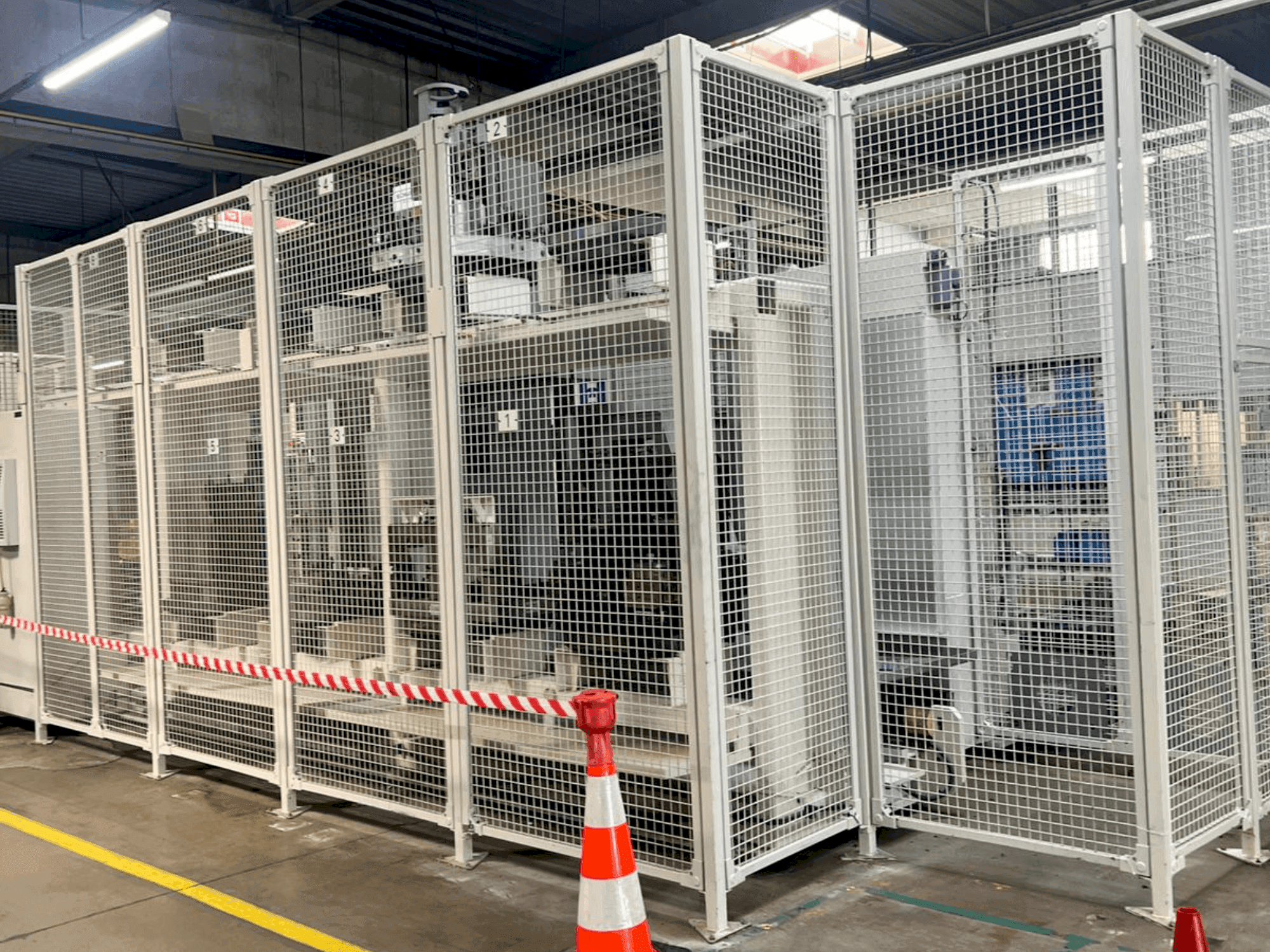 Front view of HELLER MCH 250 machine