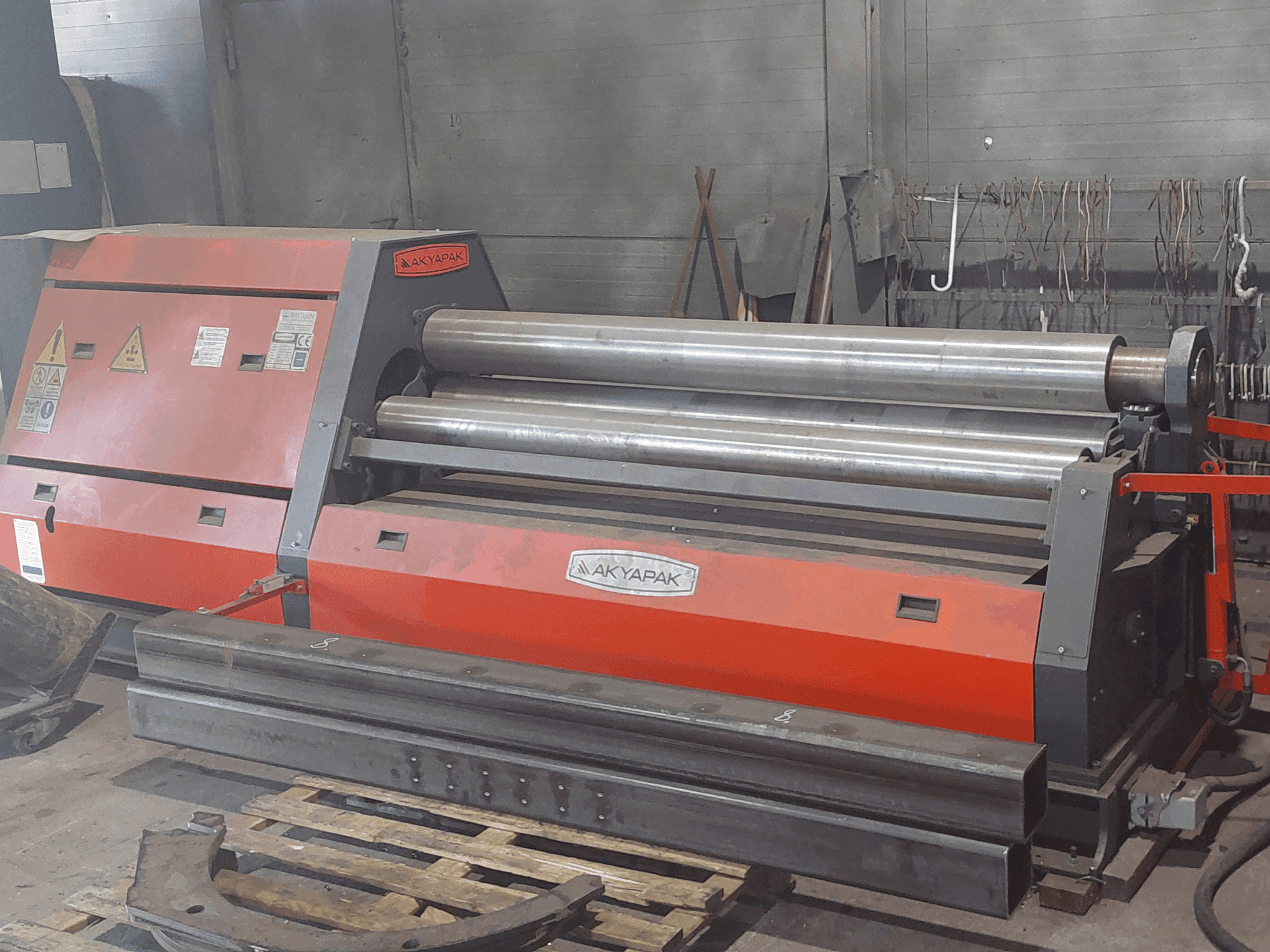 Front view of Akyapak AHS 20/06 machine