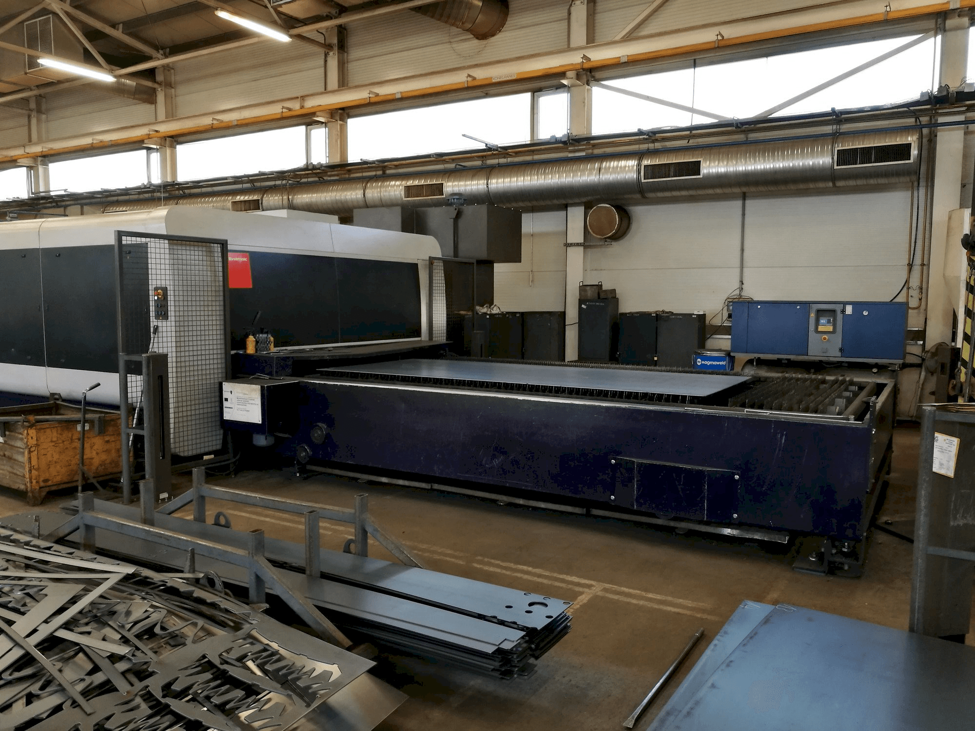 Left side view of Bystronic BySprint Fiber 4020 machine