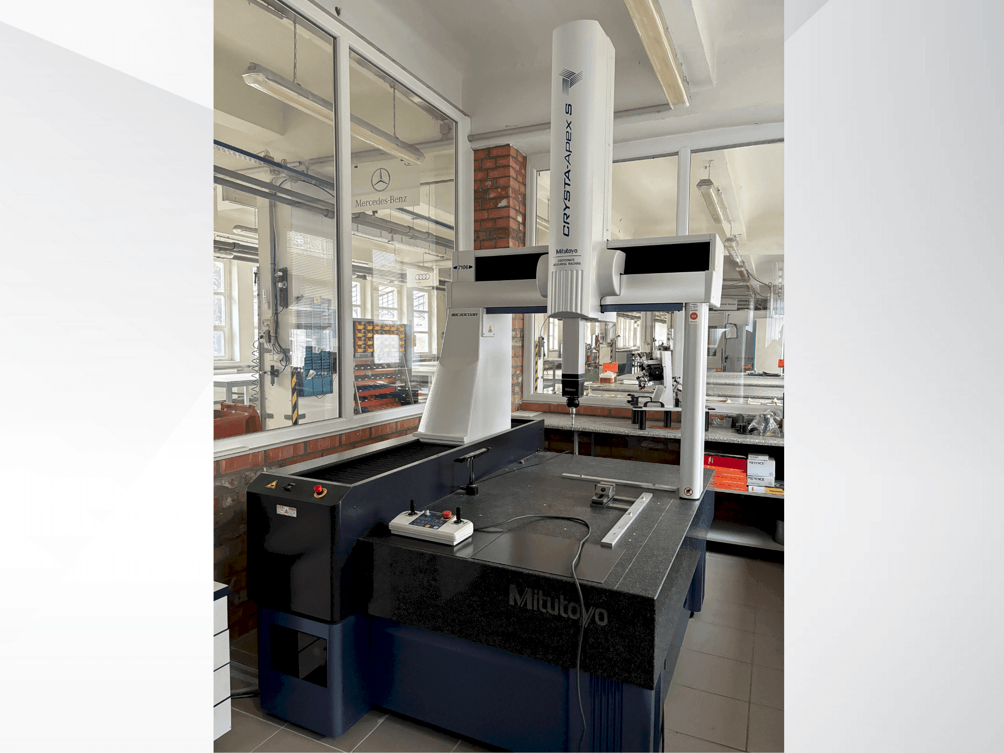 Front view of Mitutoyo CRYSTA-Apex S7106 machine