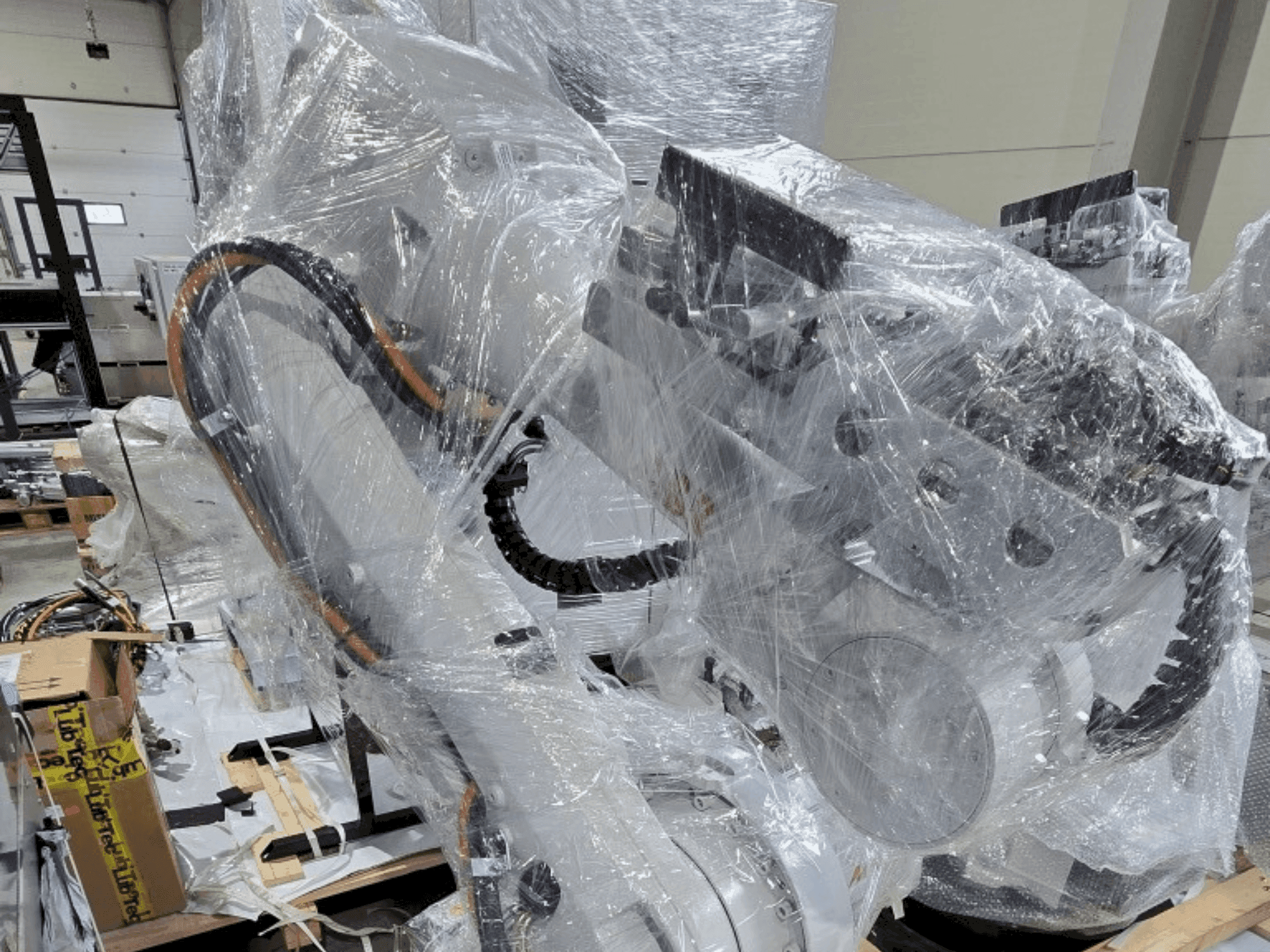 Front view of ABB IRB 4600-45/2.05 machine