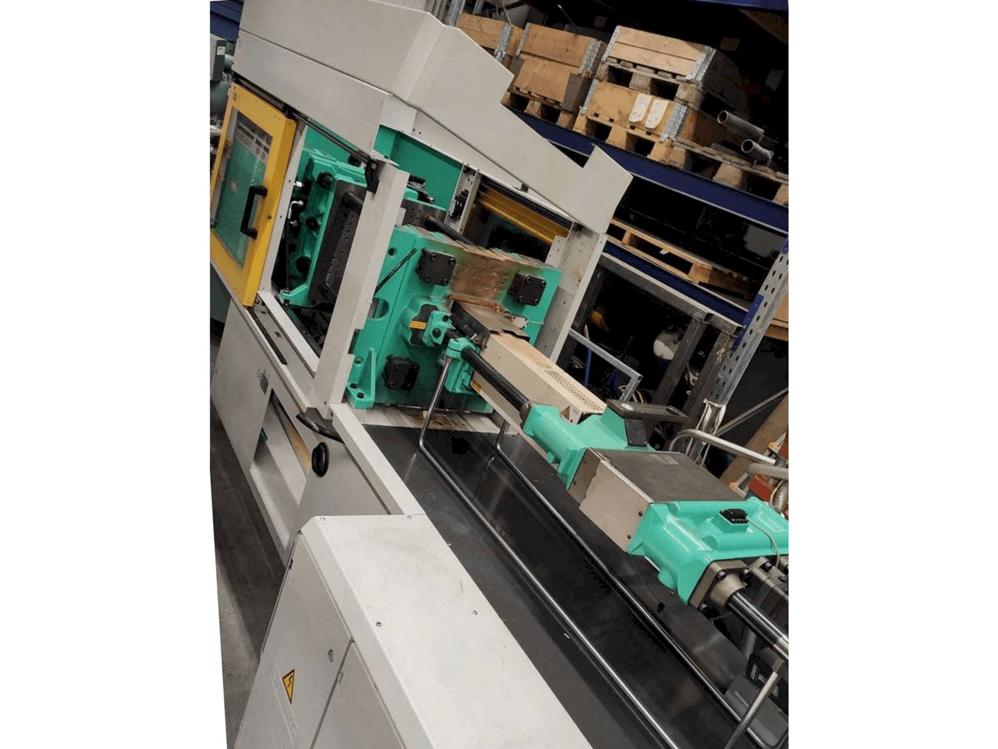 Front view of Arburg 370C-800-250 machine