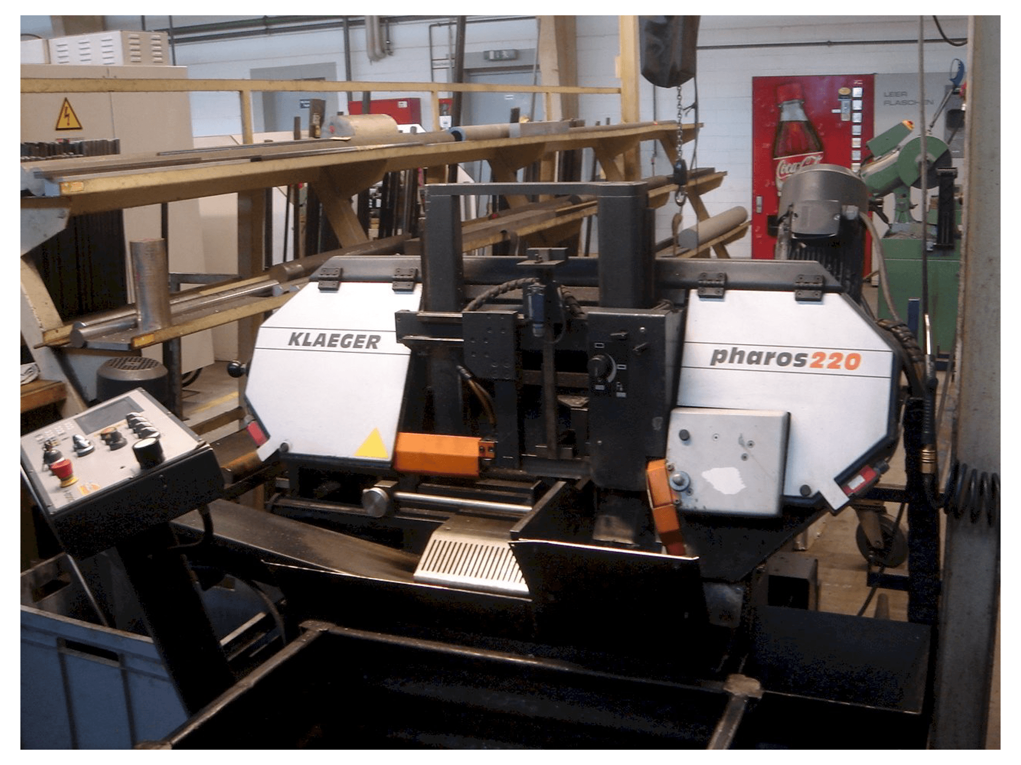 Front view of Klaeger Pharos 220 machine