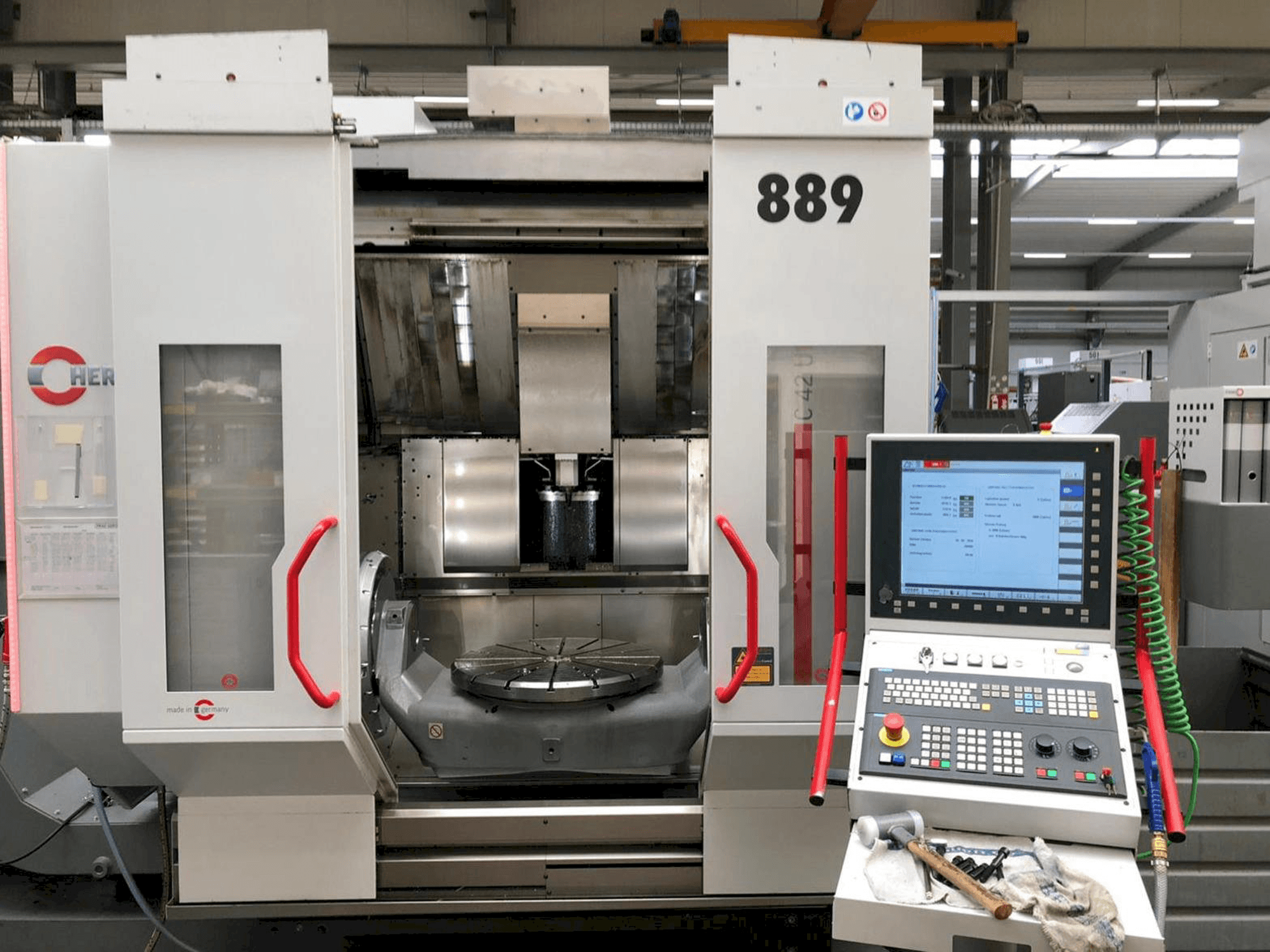 Front view of HERMLE C42U MT machine