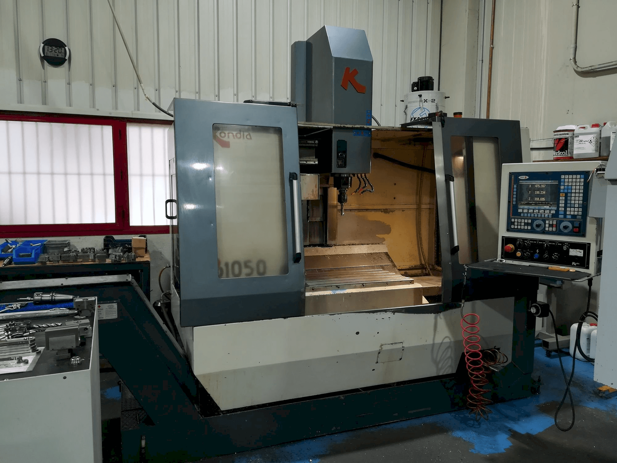 Front view of KONDIA B1050 machine