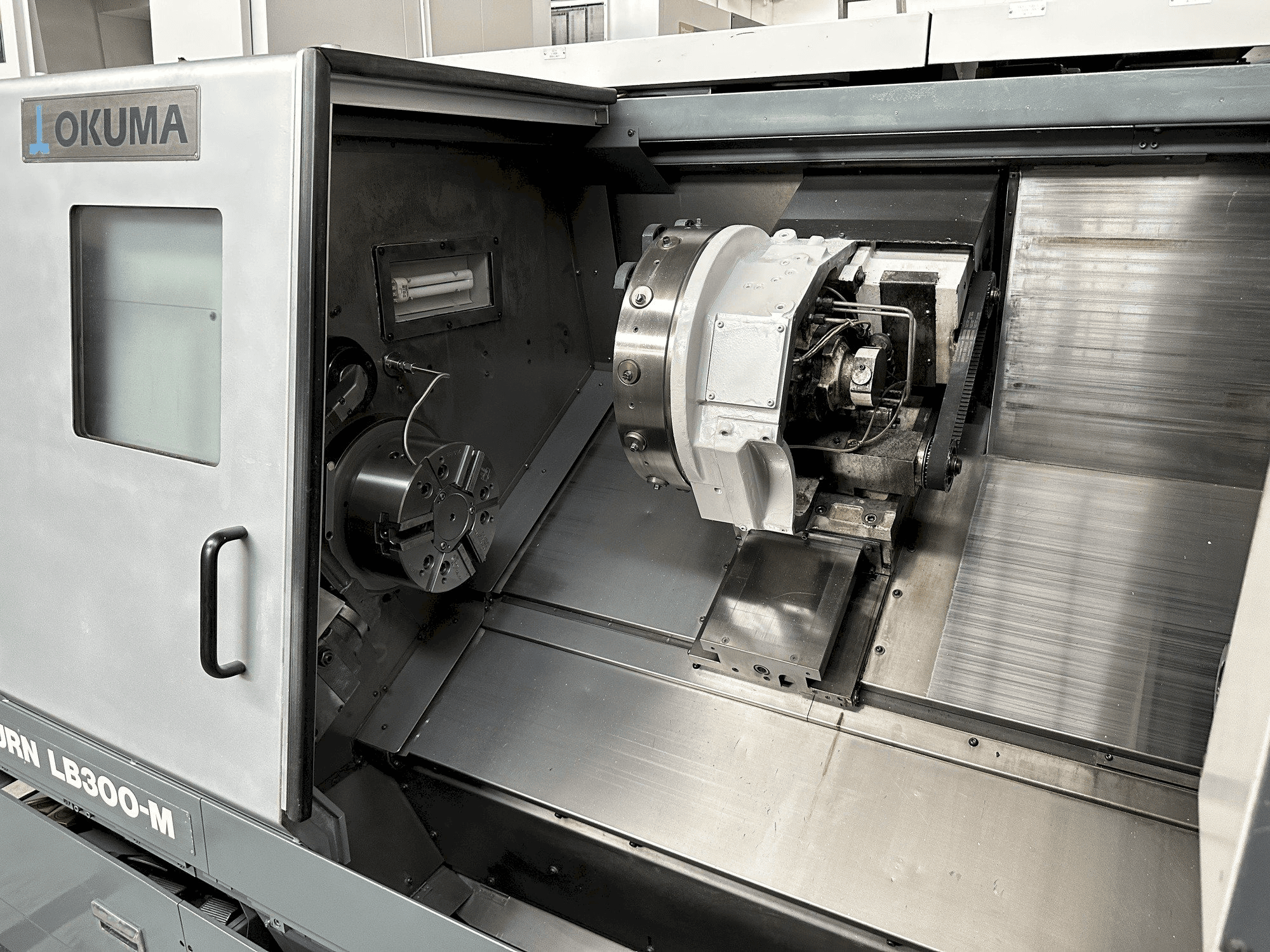 Working room of Okuma LB 300 MC machine
