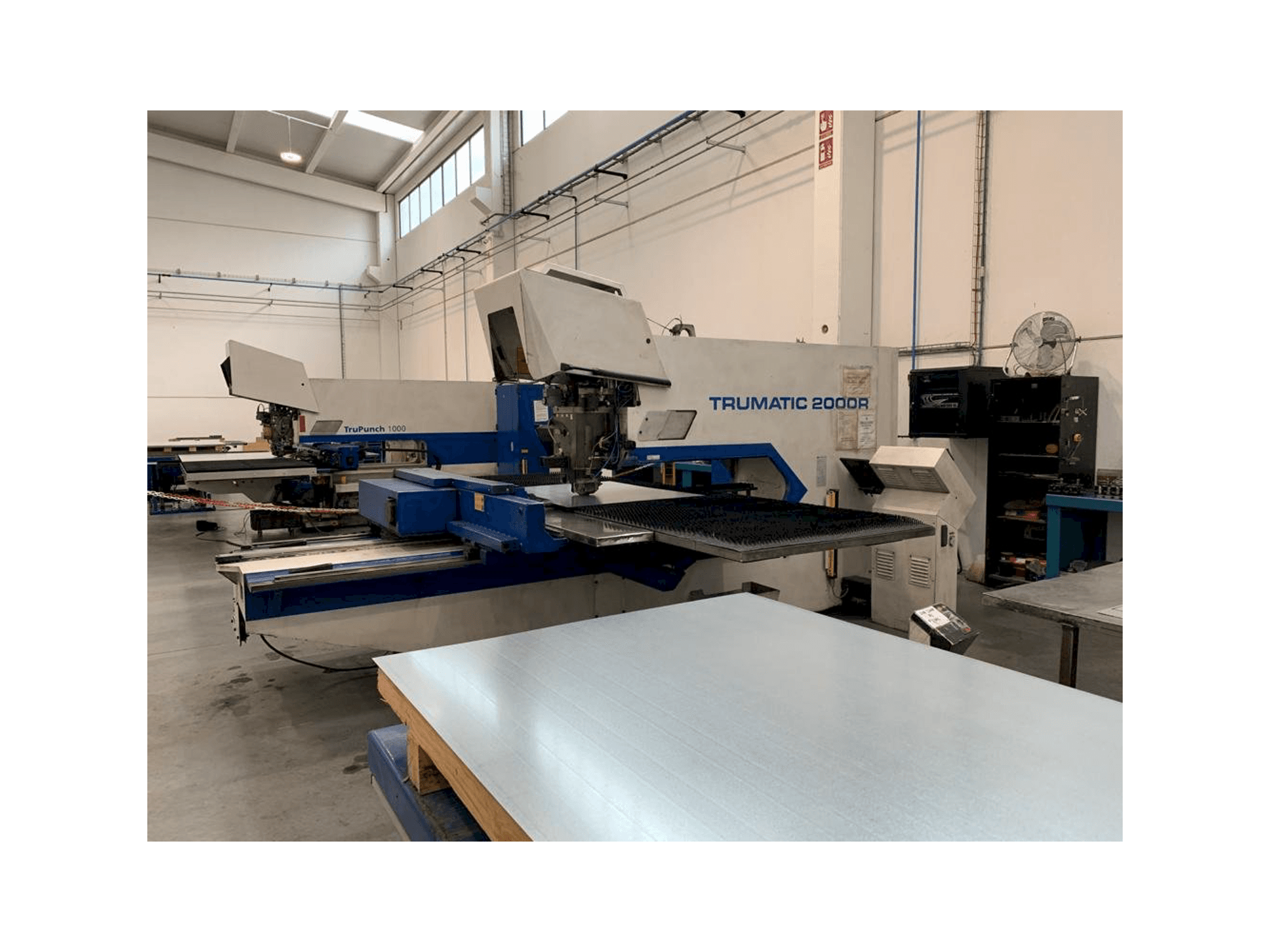 Front view of Trumpf Trumatic 2000 R machine