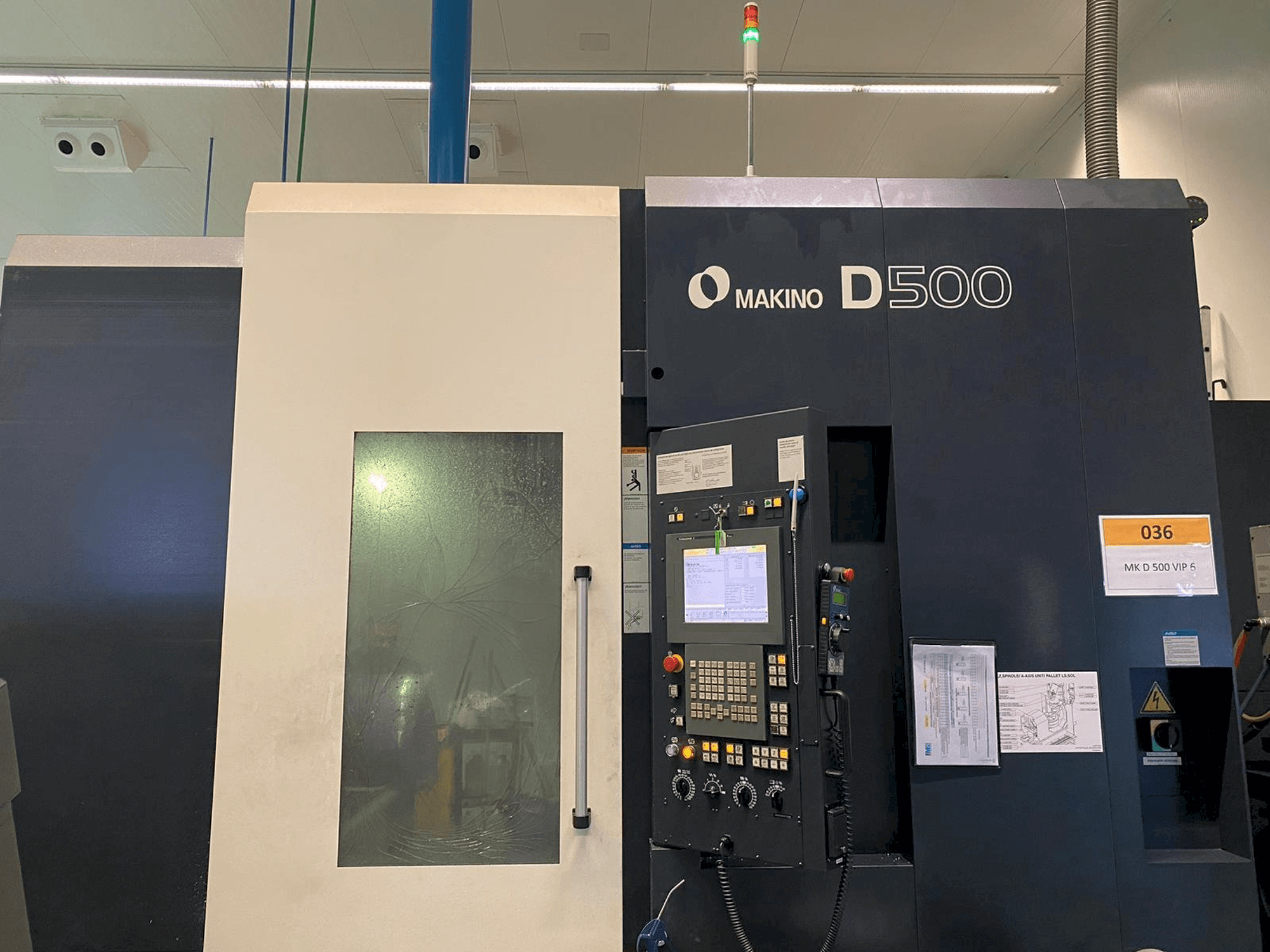 Front view of Makino D500 machine