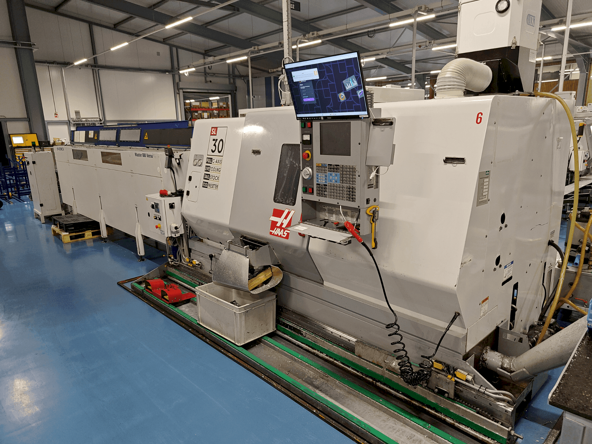 Front view of HAAS SL-30TCE (2004) machine