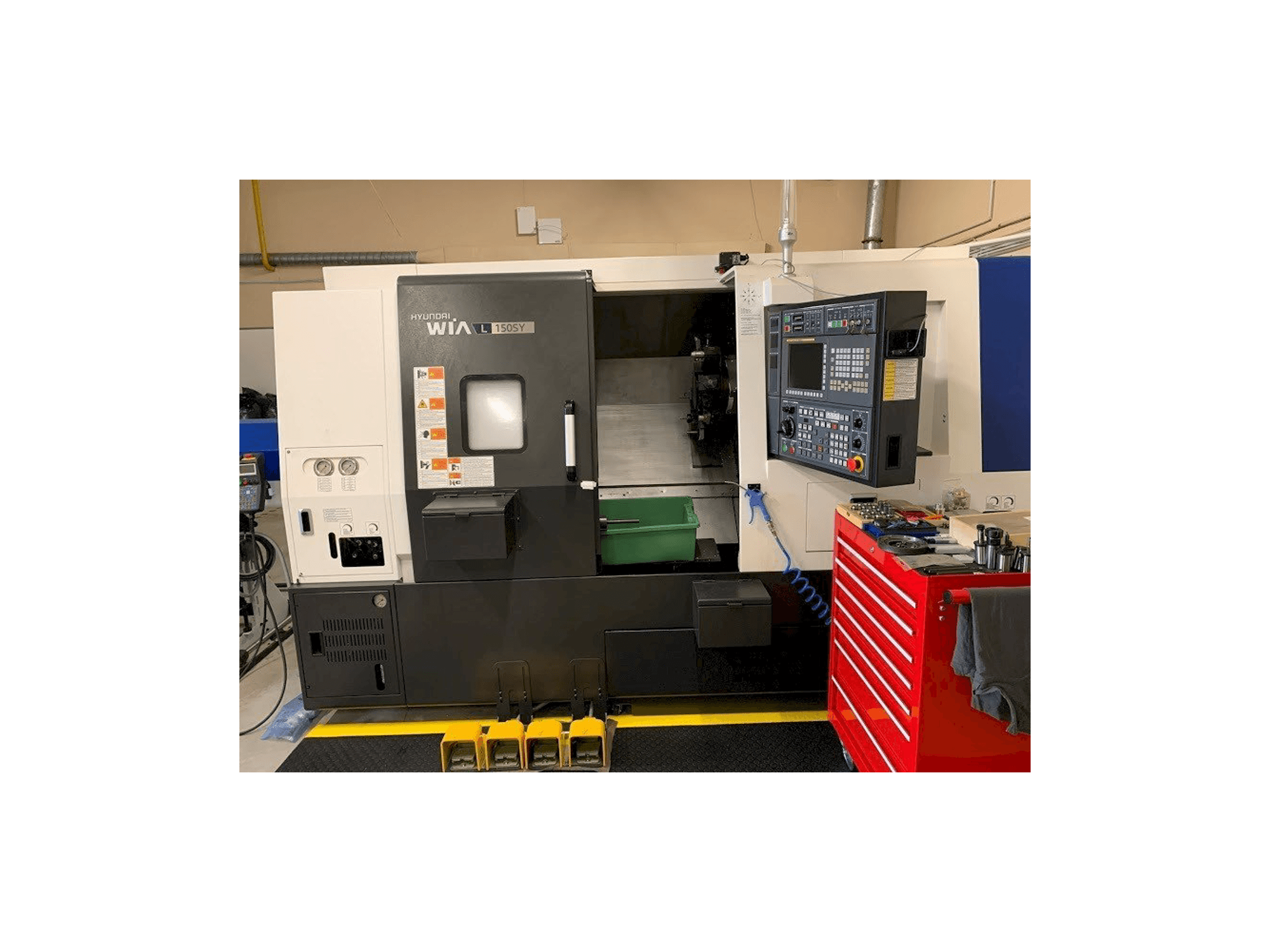 Front view of Hyundai Wia L150SY machine