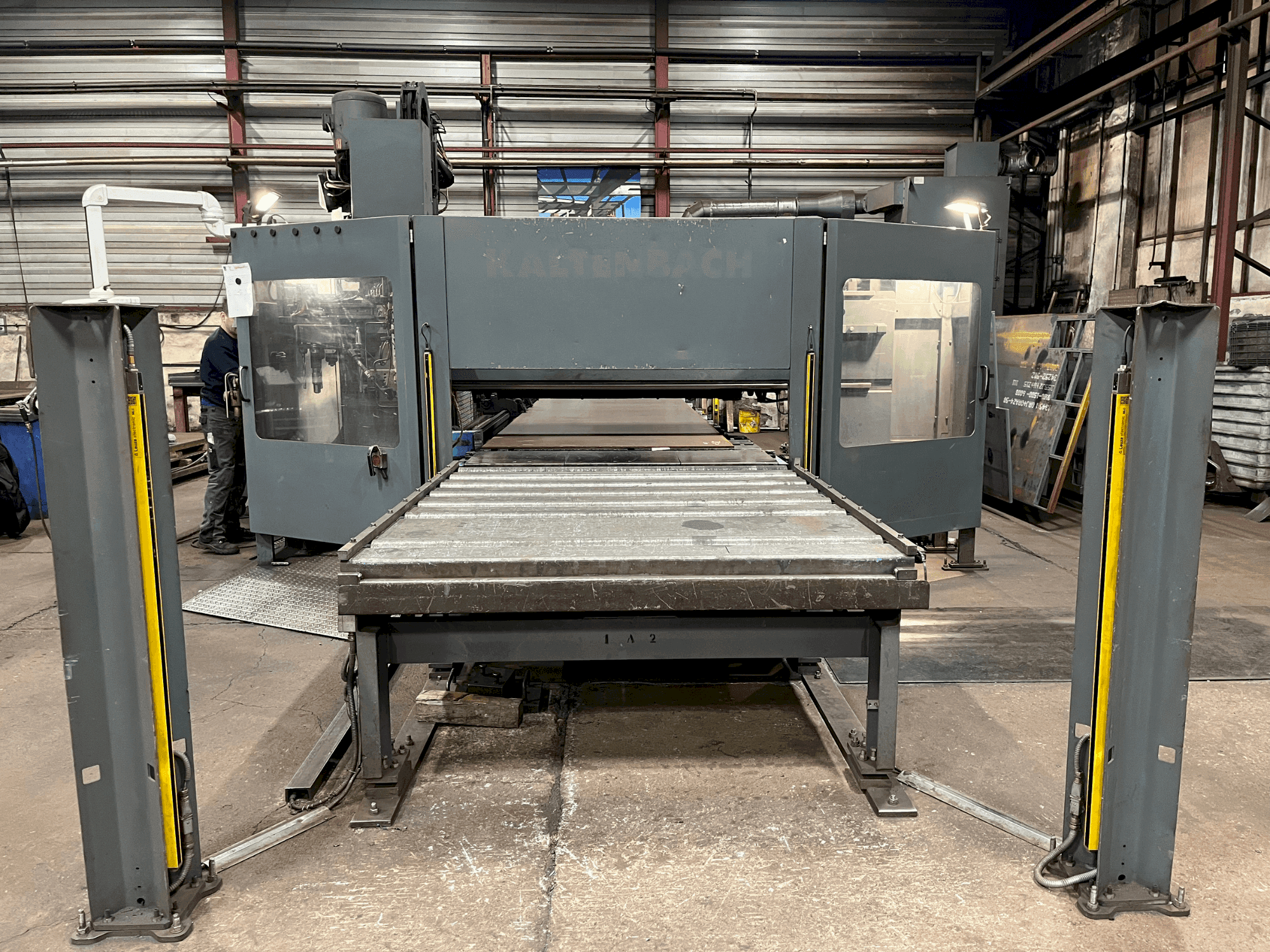 Front view of KALTENBACH KF 1606 machine