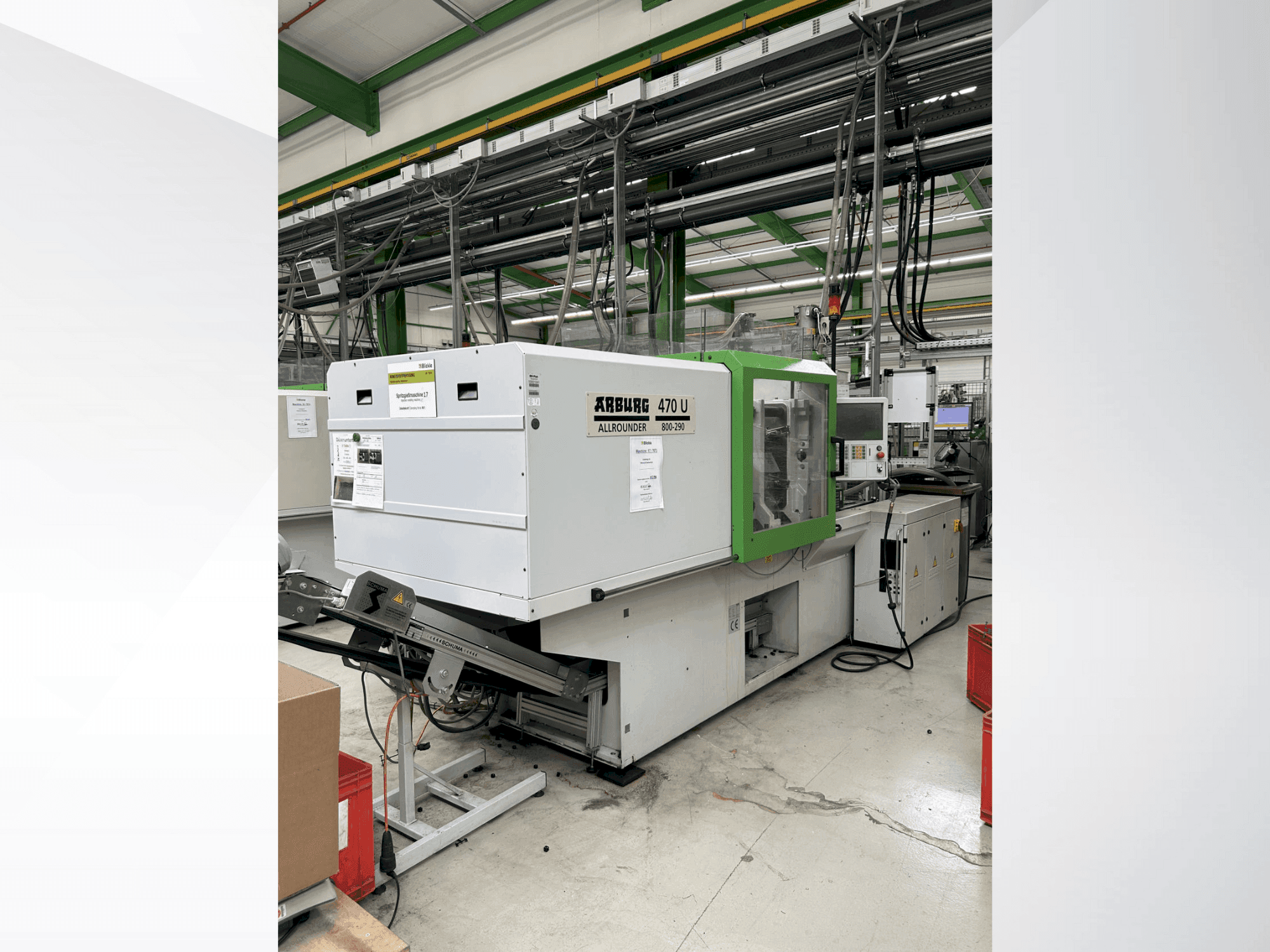 Front view of Arburg 470 U / 800-290 machine