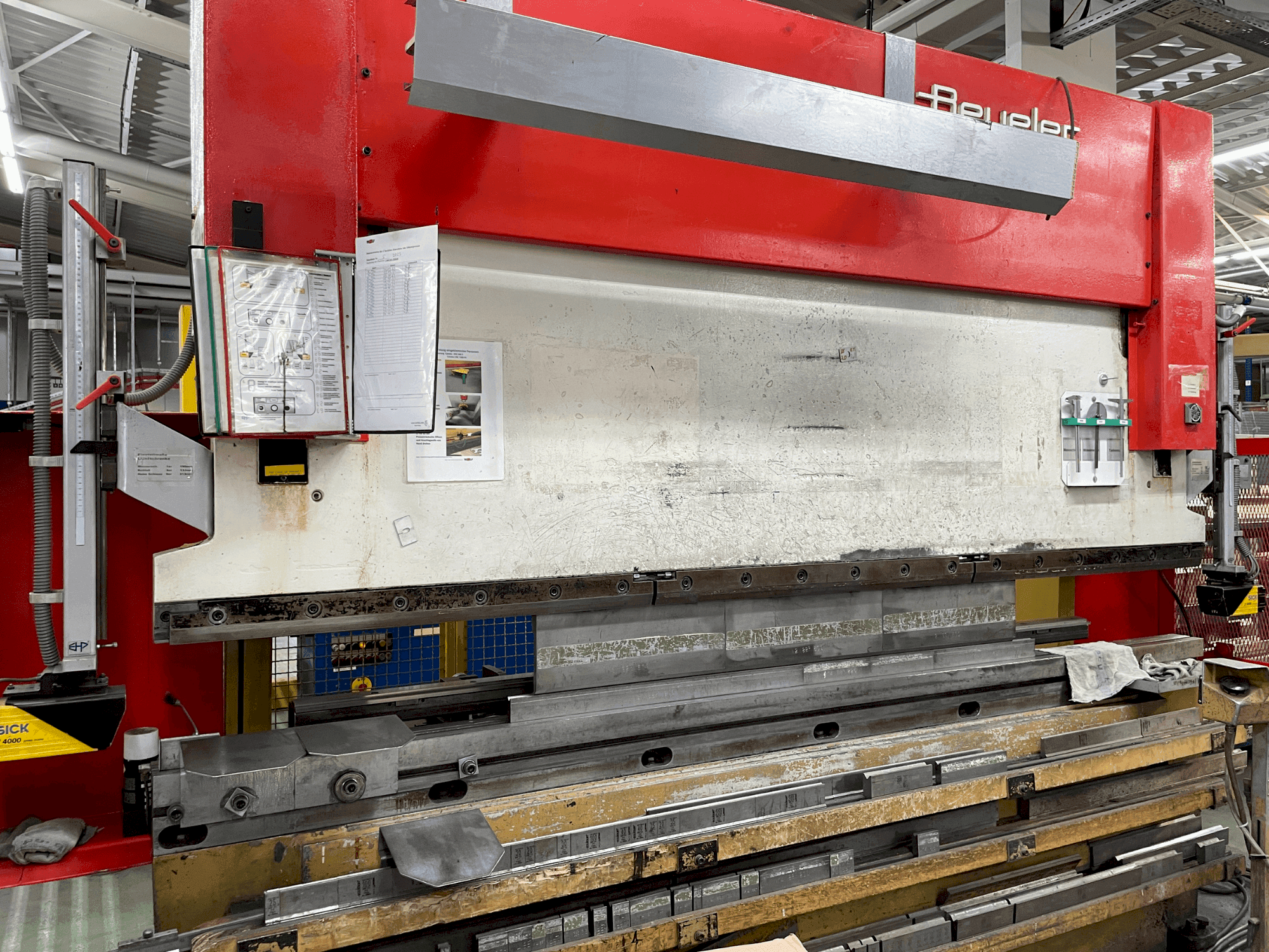 Front view of BEYELER RT 125 x 3100 machine