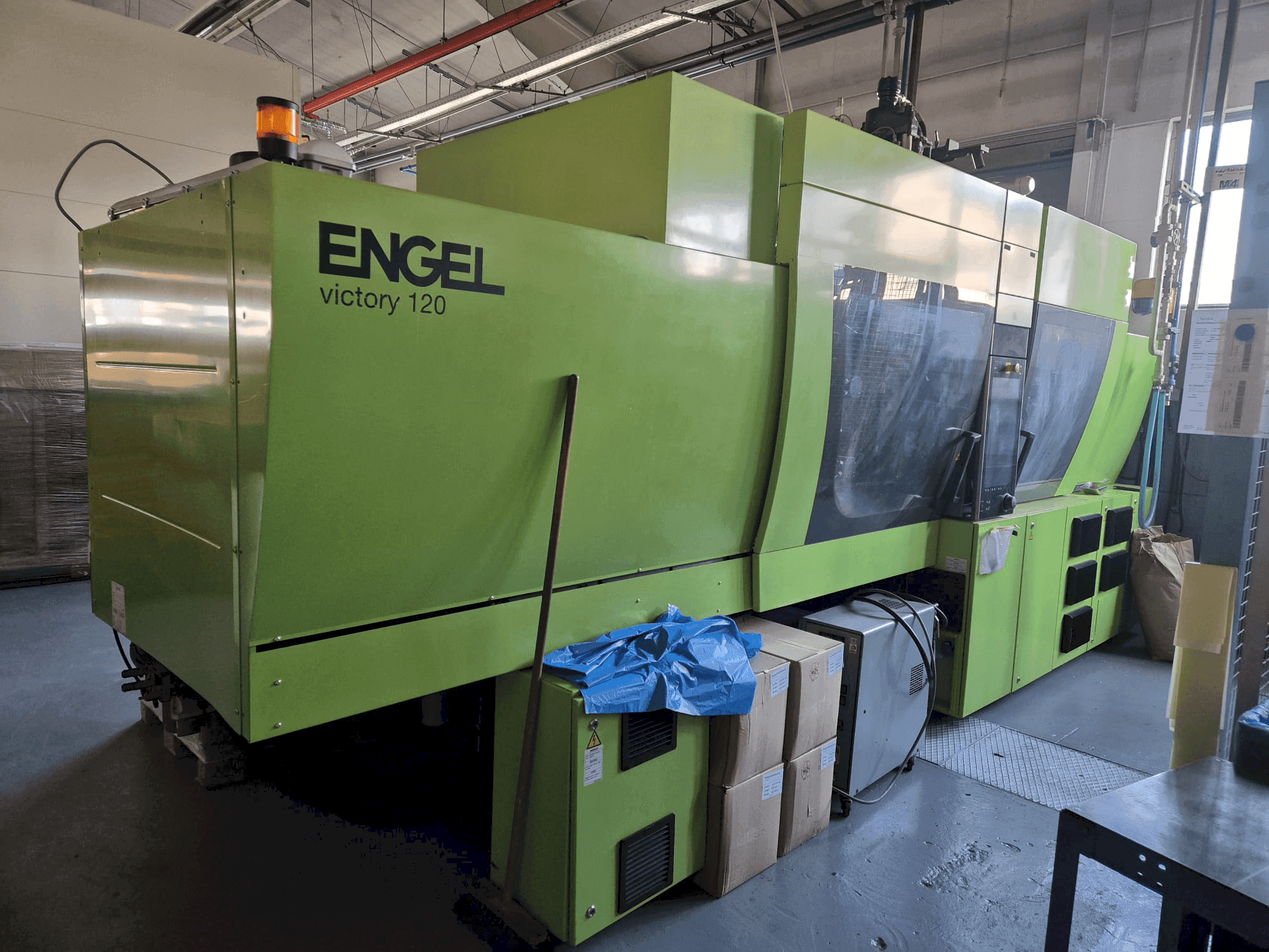 Front view of Engel Victory 330H/200V/120 Combi machine