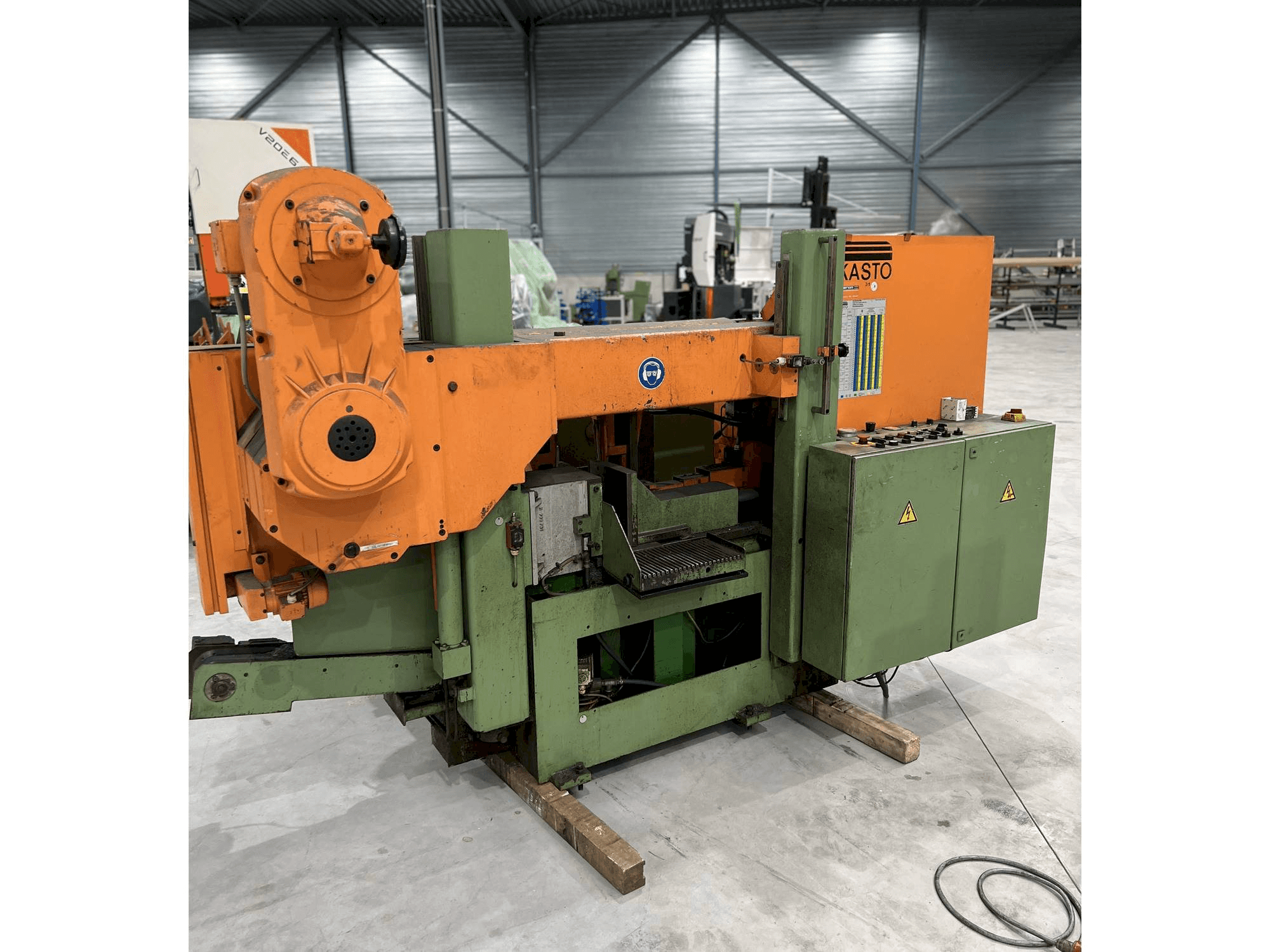 Front view of KASTO HBA 360 AU machine