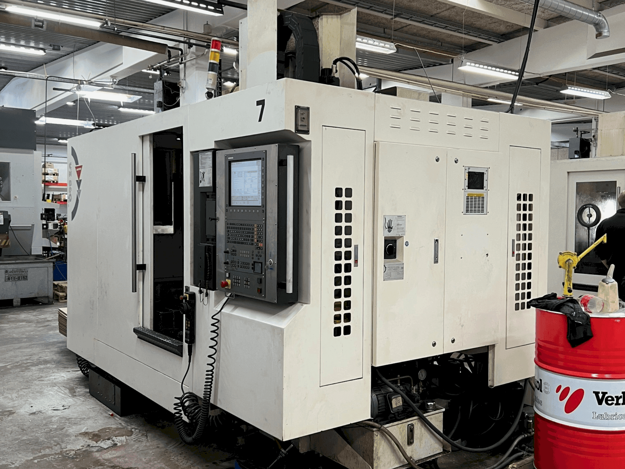 Front view of WEMAS VZ 860 APC machine