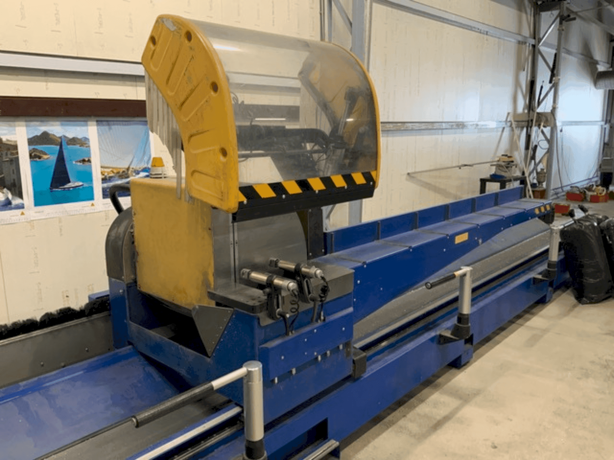 Front view of SCHÜCO PDG e-Cut 600 machine