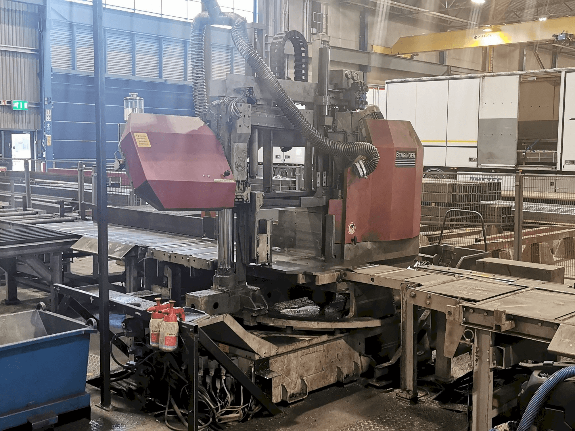 Front view of Behringer HBP 410/723GA machine