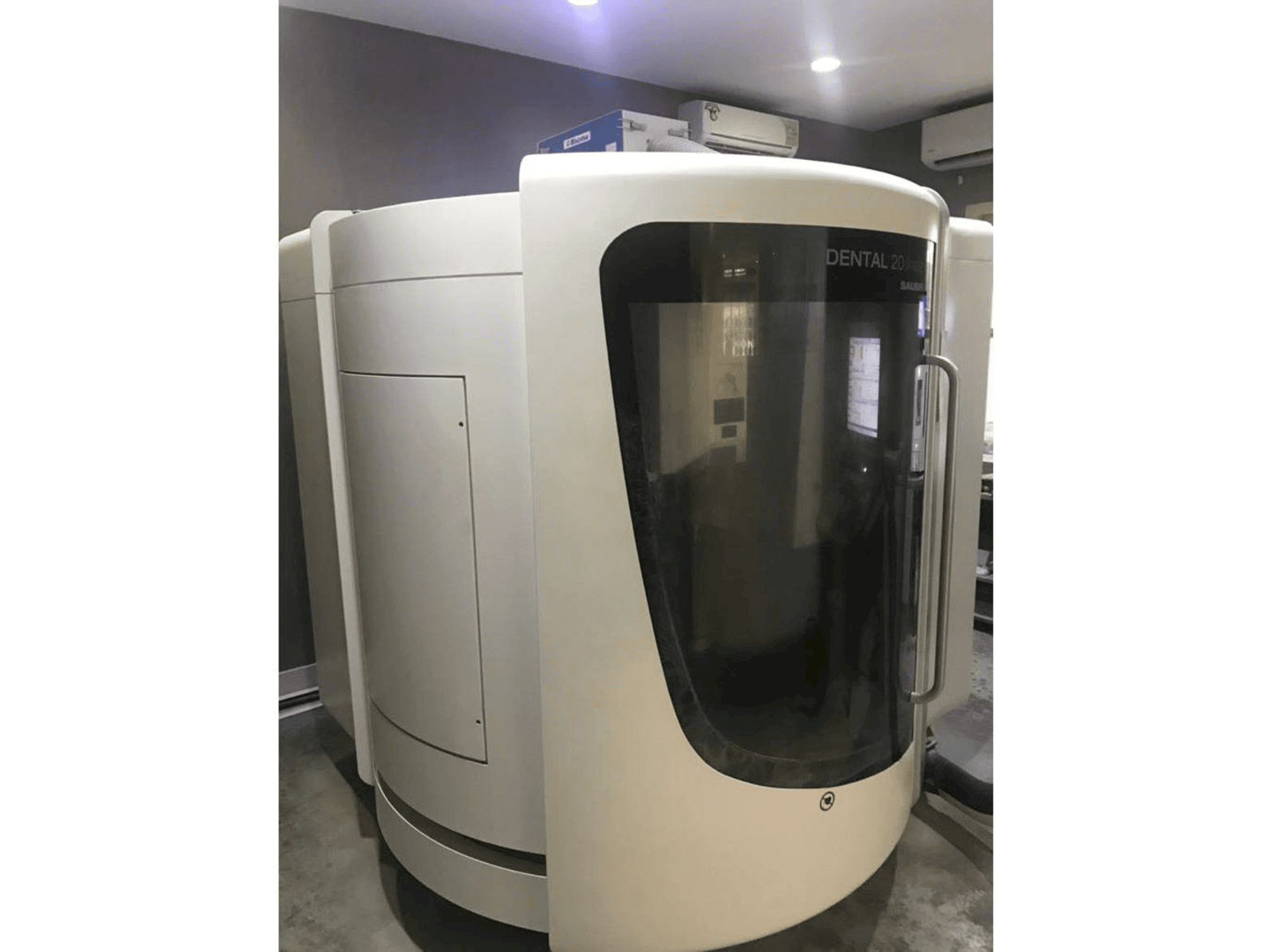 Front view of DMG Mori Seiki HSC 20 Linear Dental Sauer machine