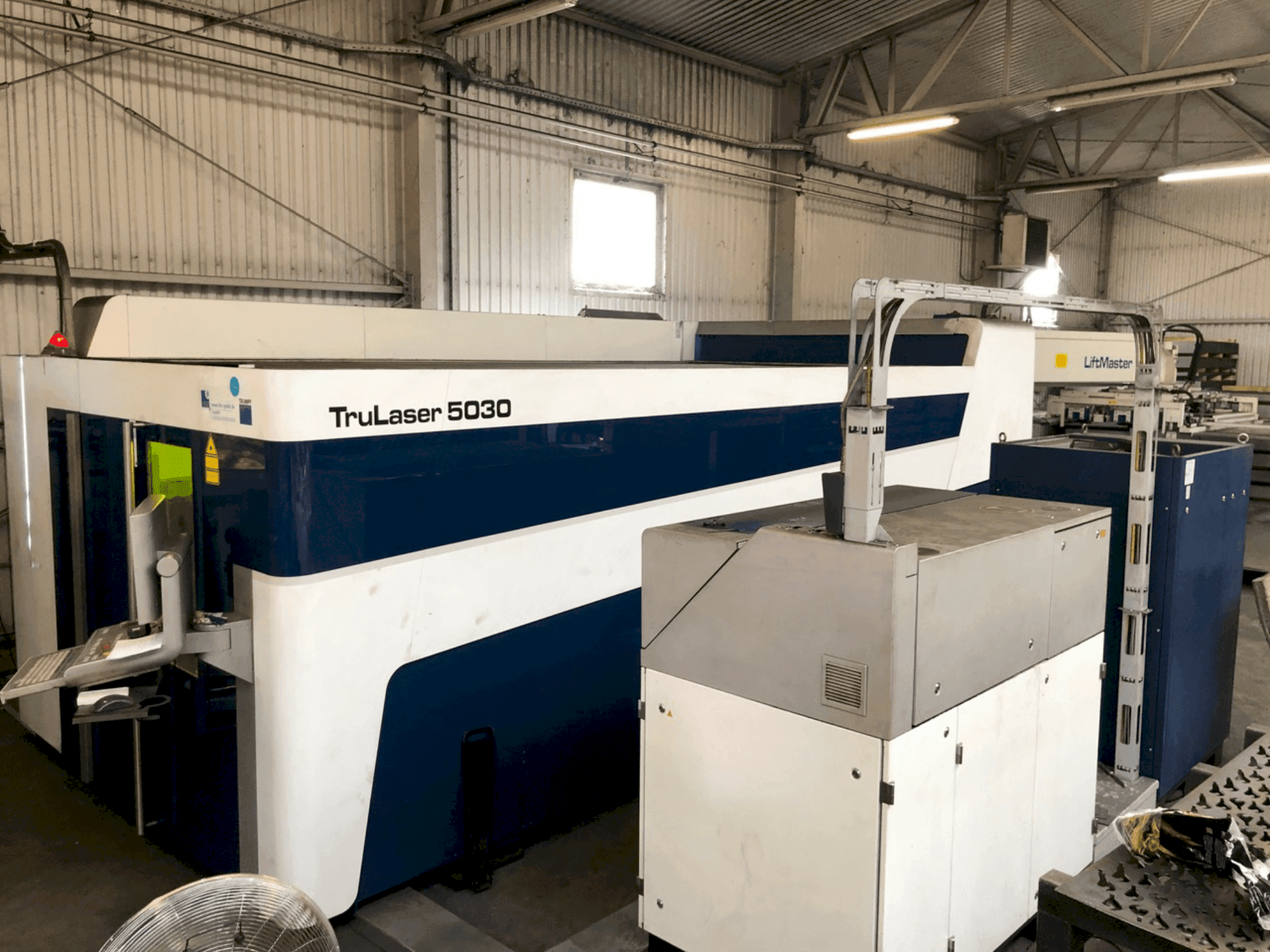 Front view of TRUMPF Trulaser 5030 Fiber machine