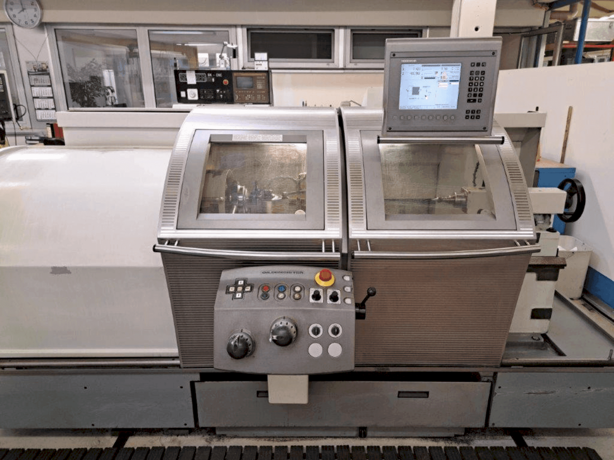 Front view of Gildemeister NEF520 machine