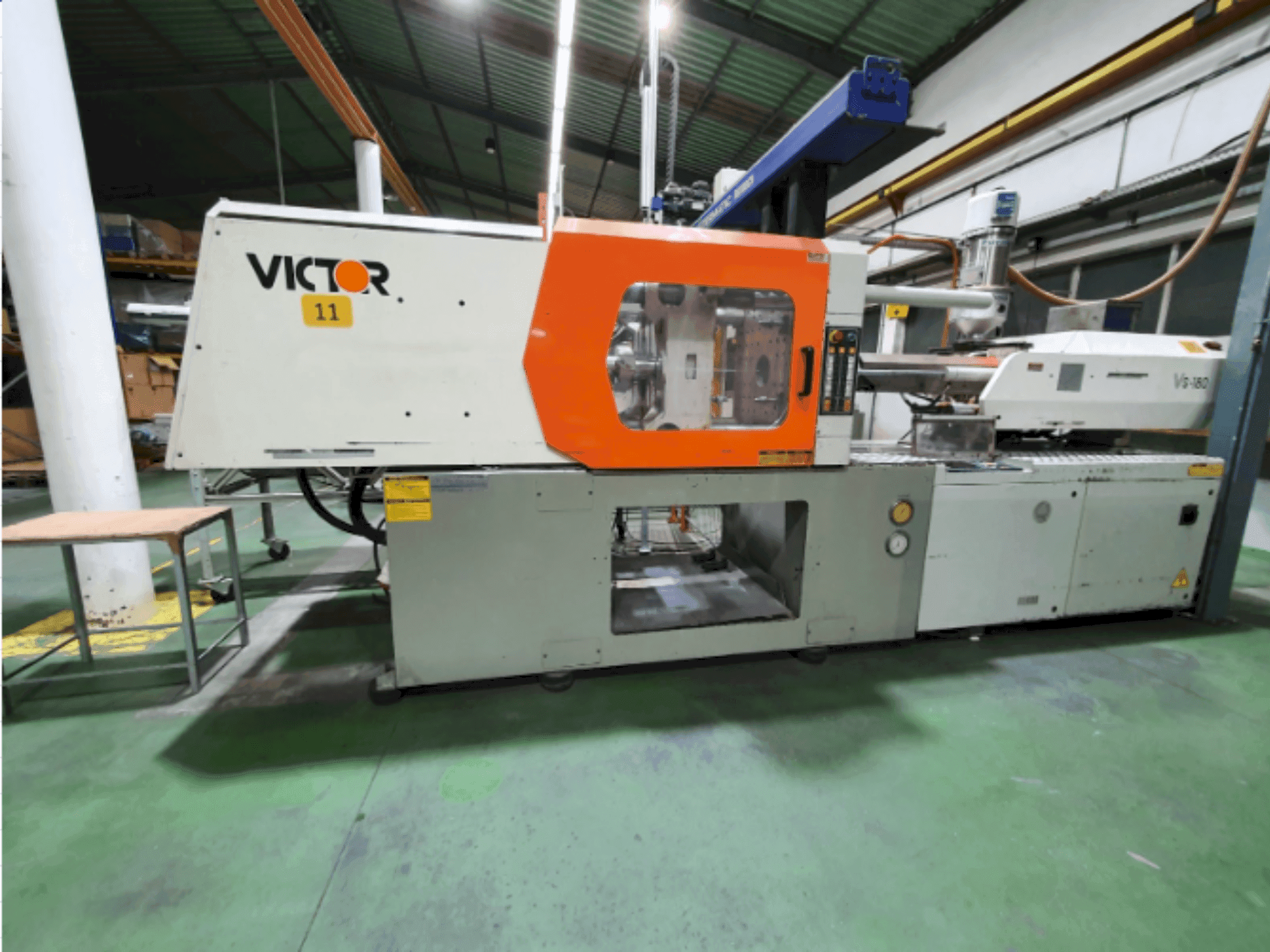 Front view of Victor VS180 machine