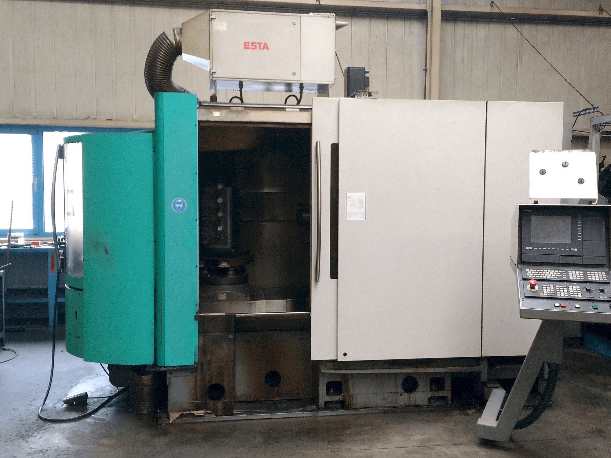 Front view of DECKEL MAHO DMC 60H machine