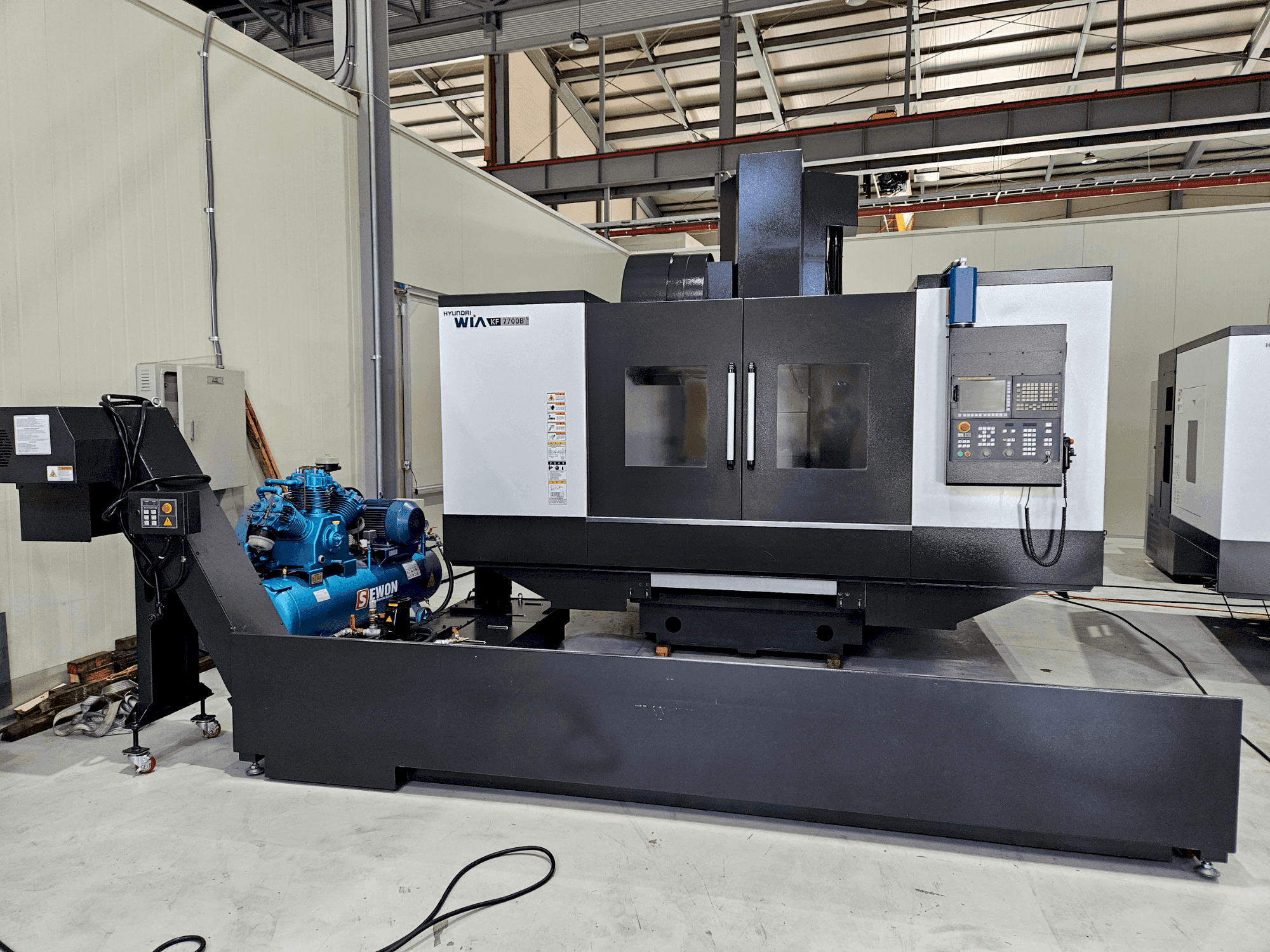 Front view of Hyundai Wia WIA KF 7700 B machine