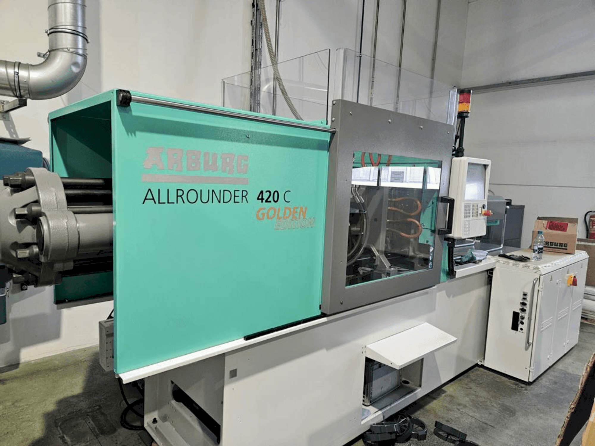 Front view of Arburg Allrounder 420 C 1000 - 290 Golden Edition machine
