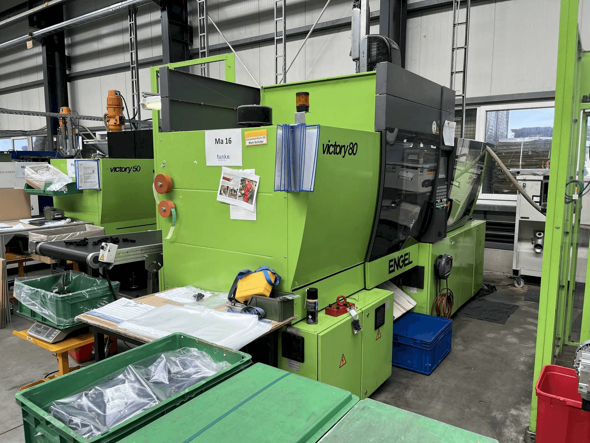 Front view of Engel VIC 330/80 TECH machine