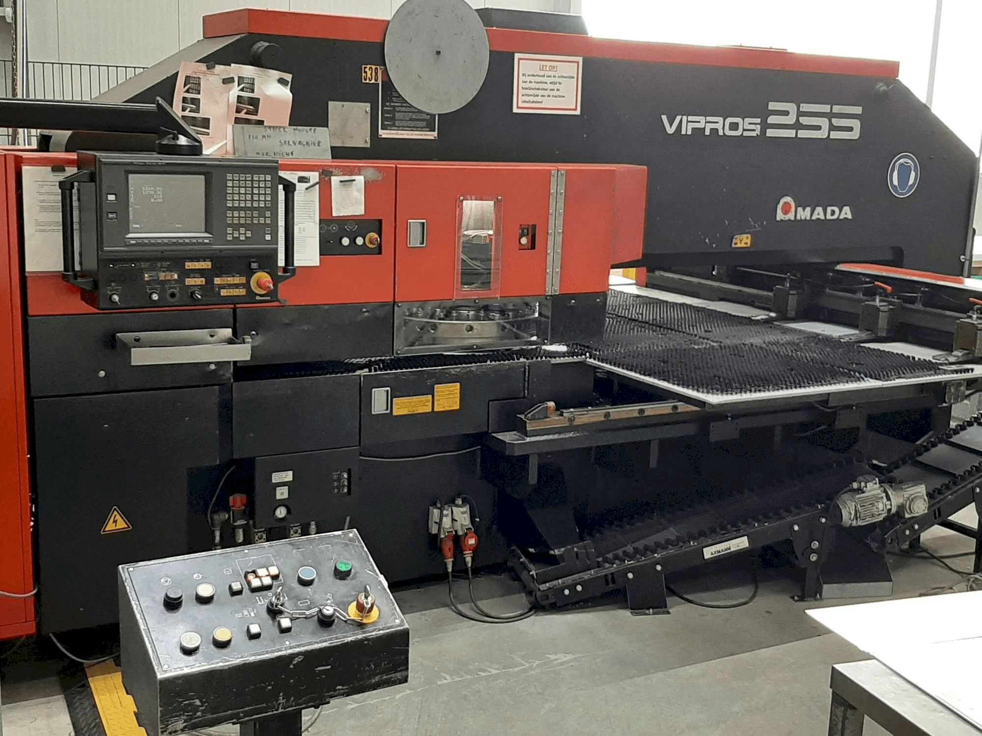 Front view of AMADA VIPROS 255 machine