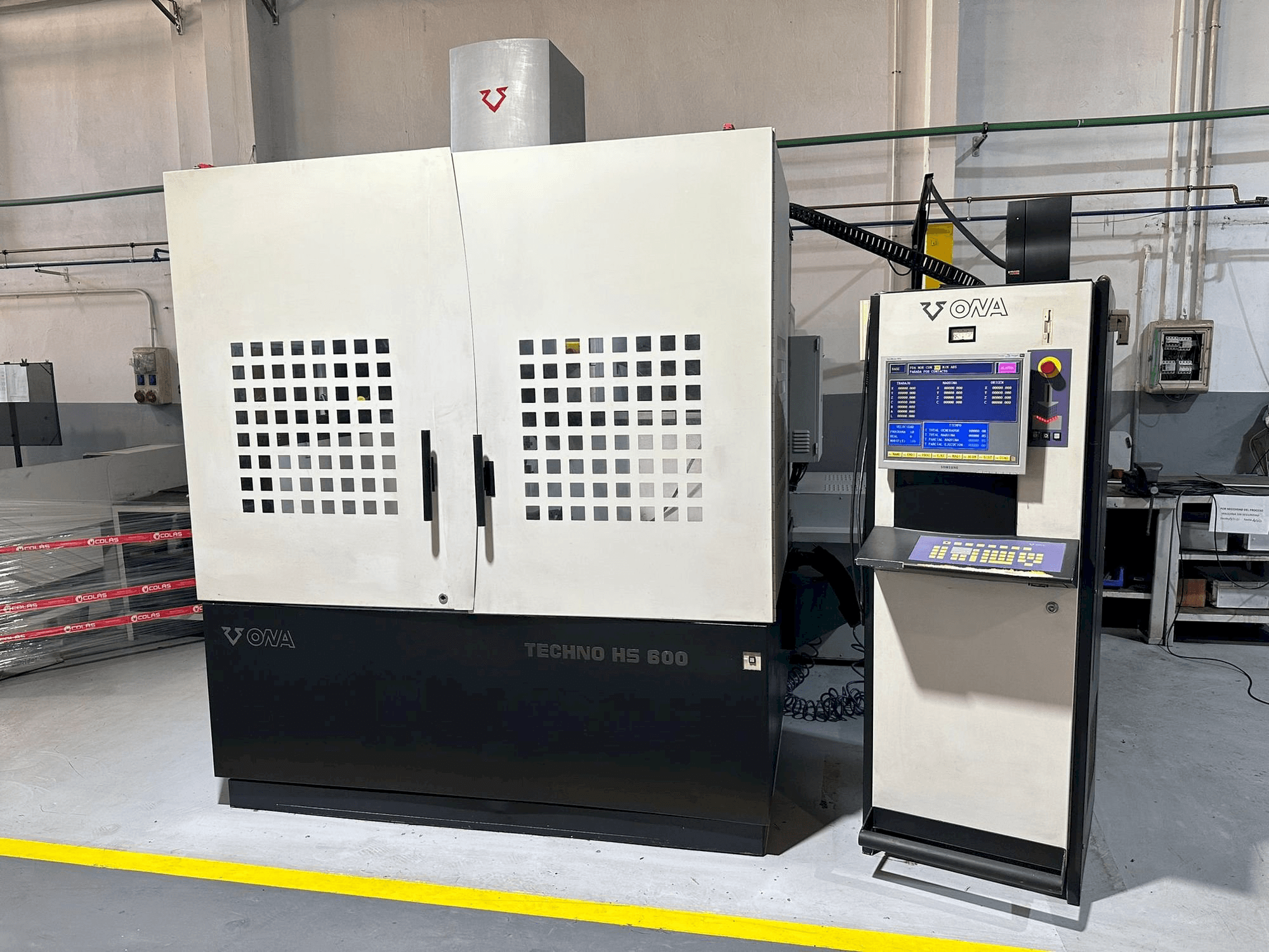 Front view of ONA HS 600 machine