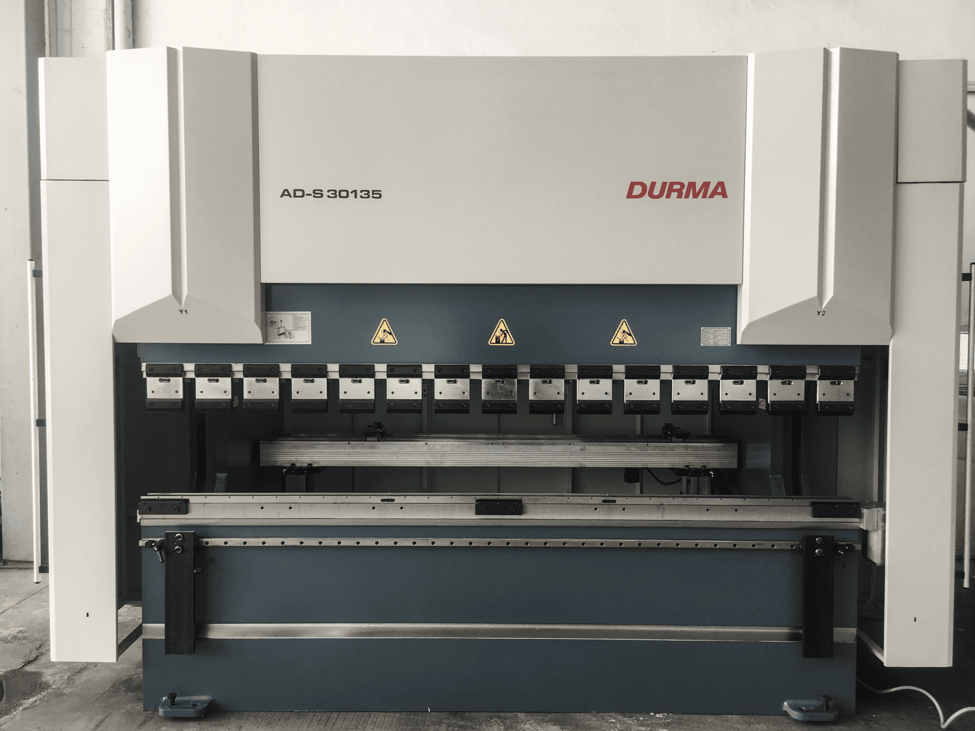 Front view of Durma AD-S 30135 Machine
