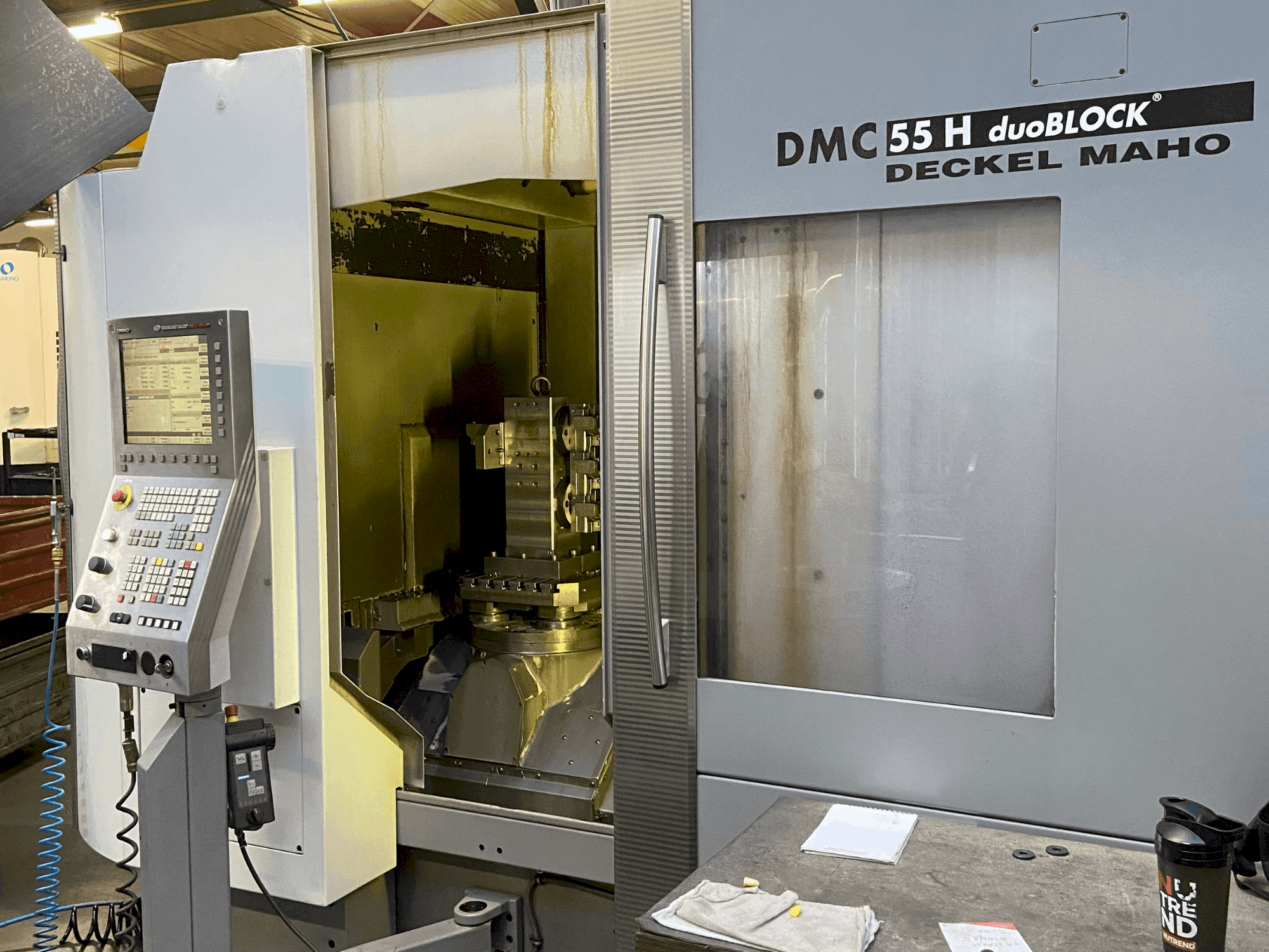 Front view of DECKEL MAHO DMC 55H duoBlock (2007) machine