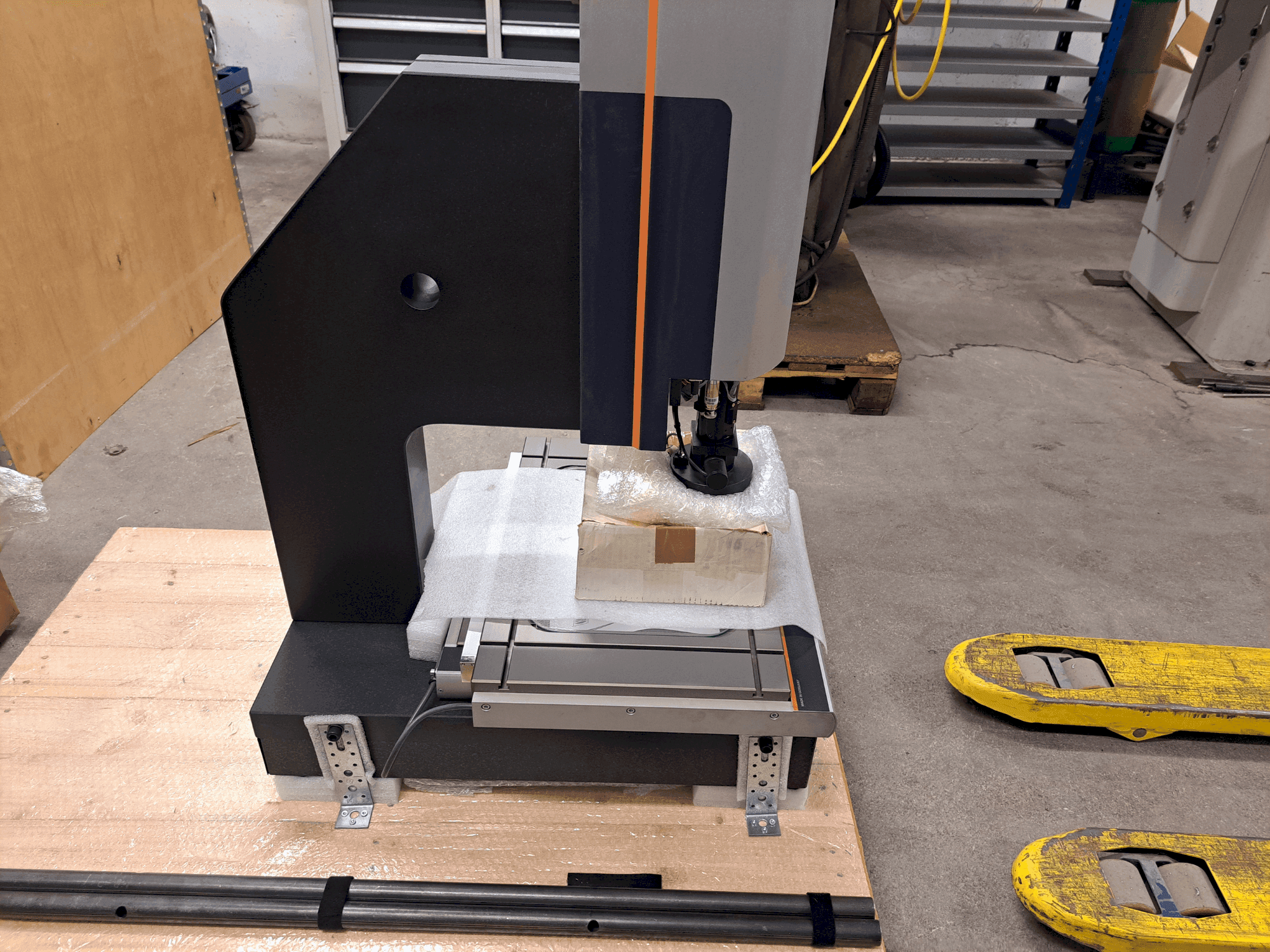 Front view of HEINRICH SCHNEIDER MM1-300 CNC MZ TP20 machine