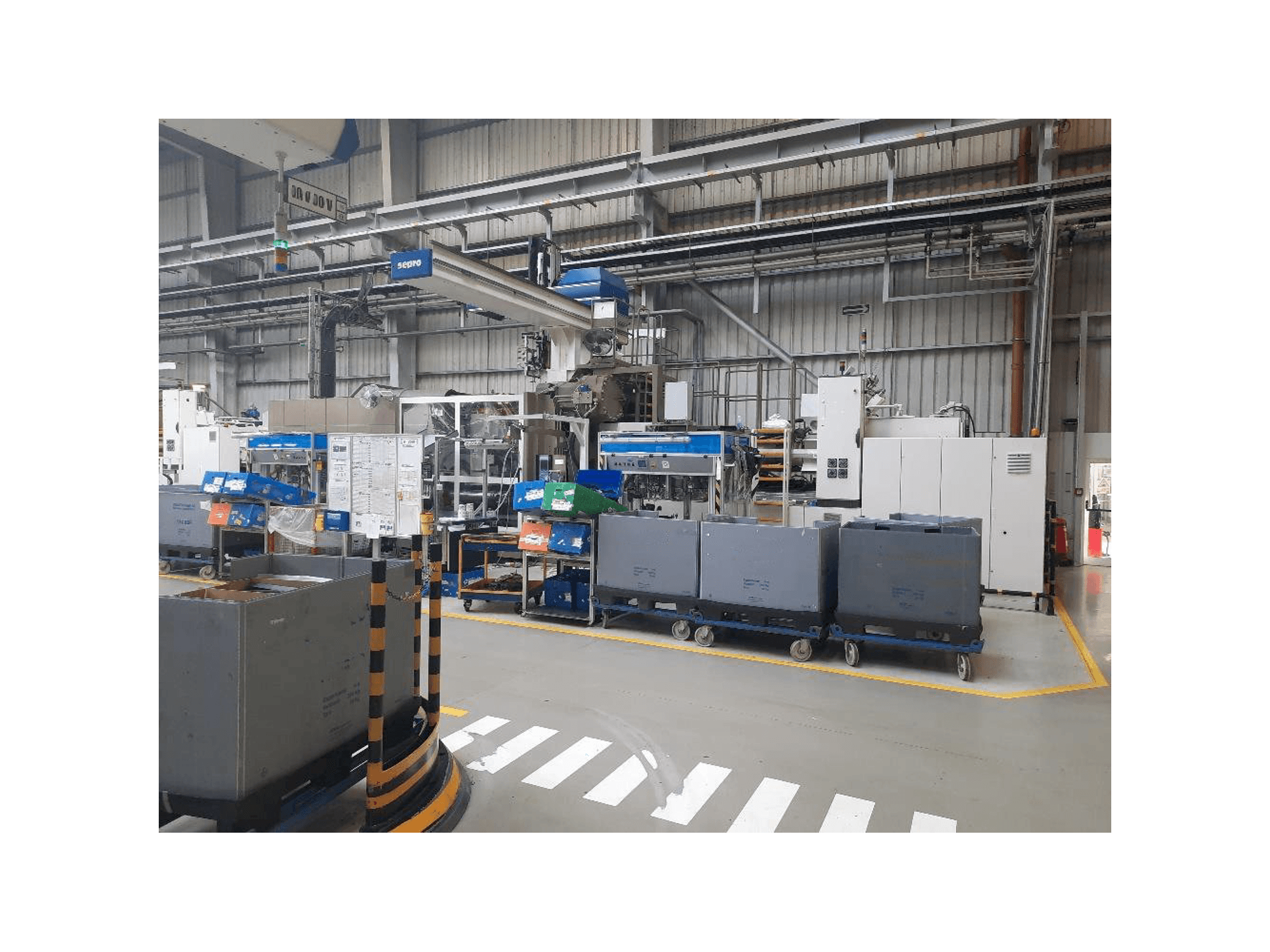 Front view of Battenfeld 2000/19000 machine