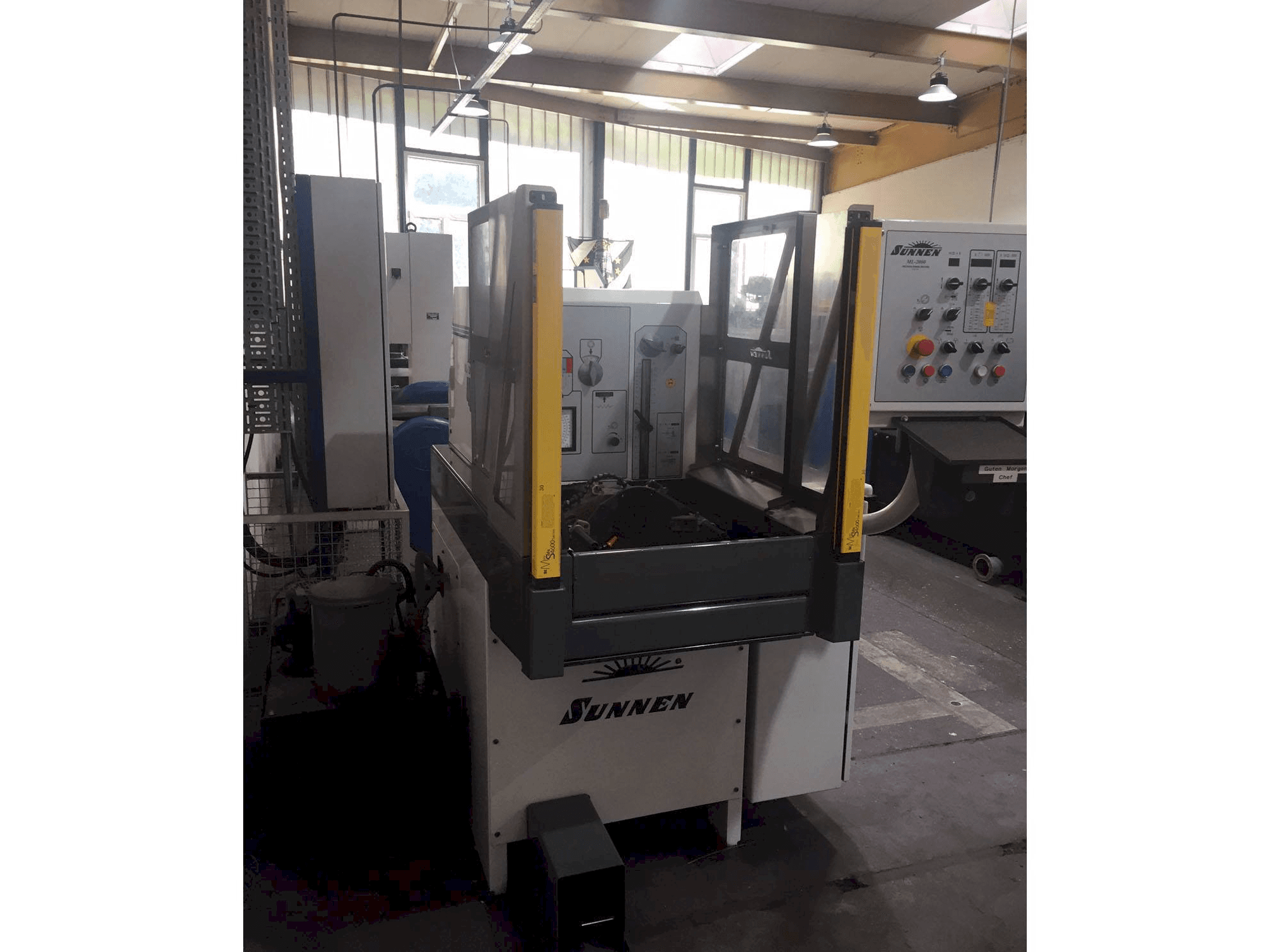 Front view of Sunnen ML-2000 machine