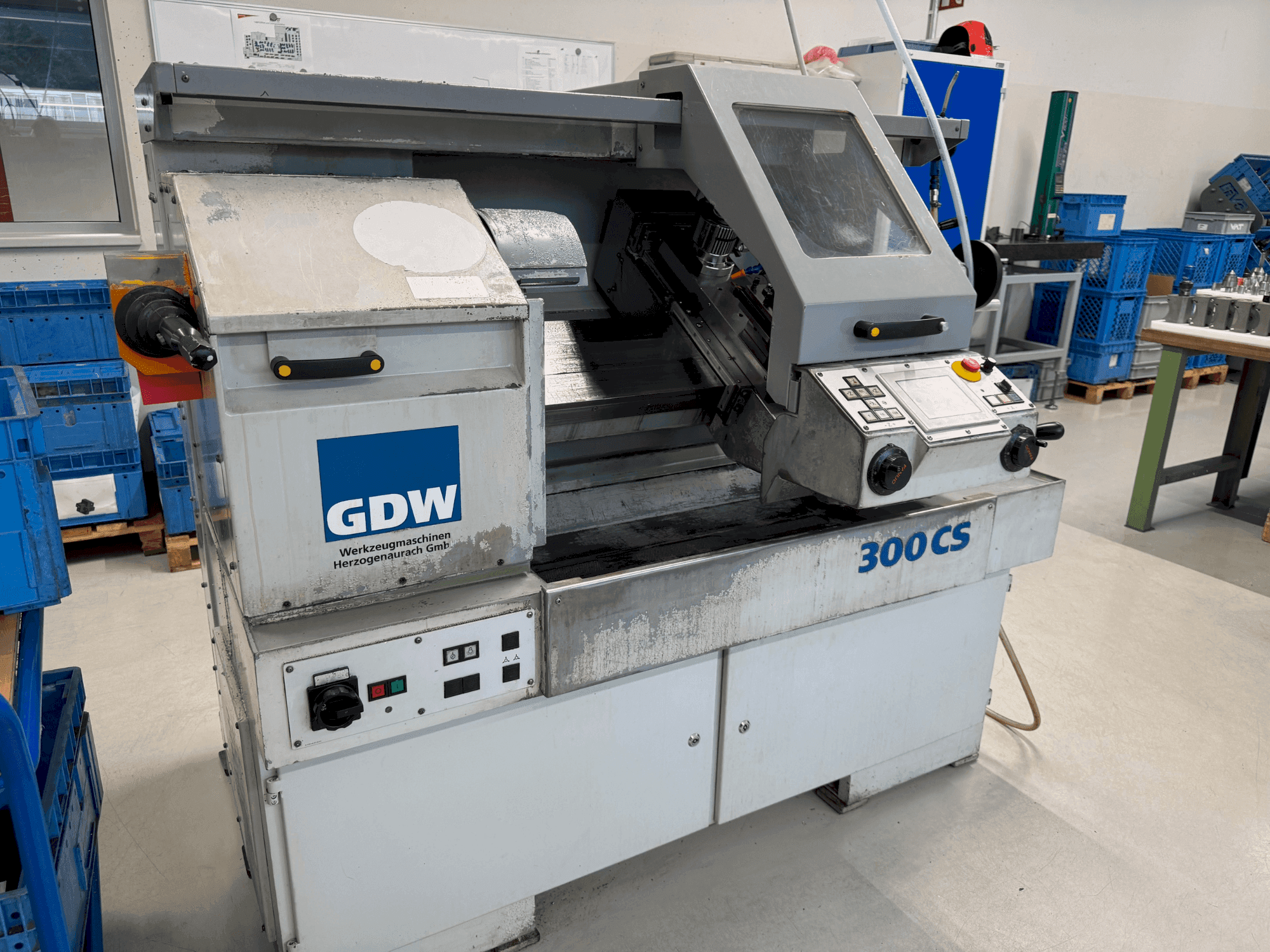 Front view of GDW 300 CS machine