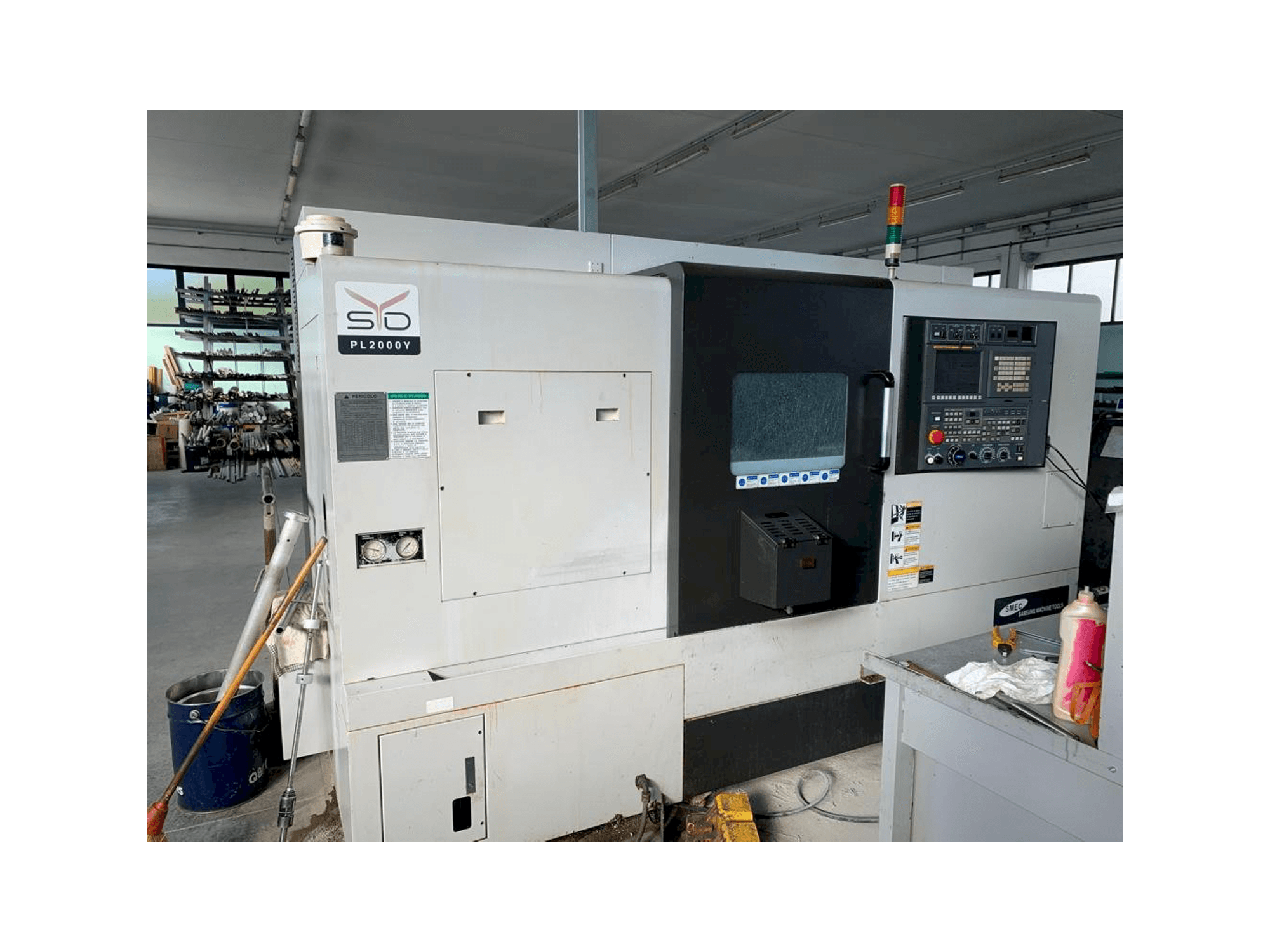 Front view of SMEC PL 2000Y machine