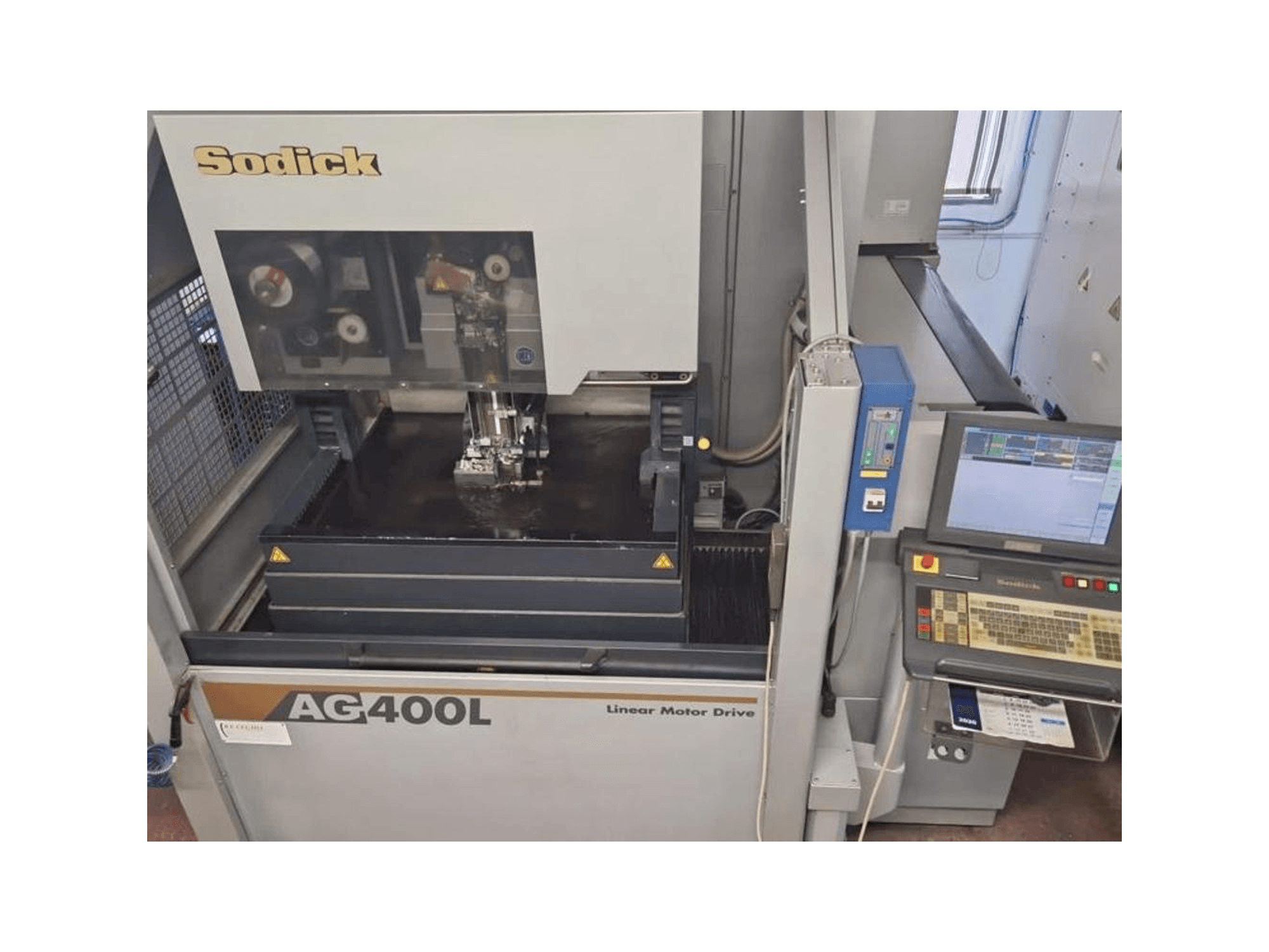 Front view of Sodick AG400L machine