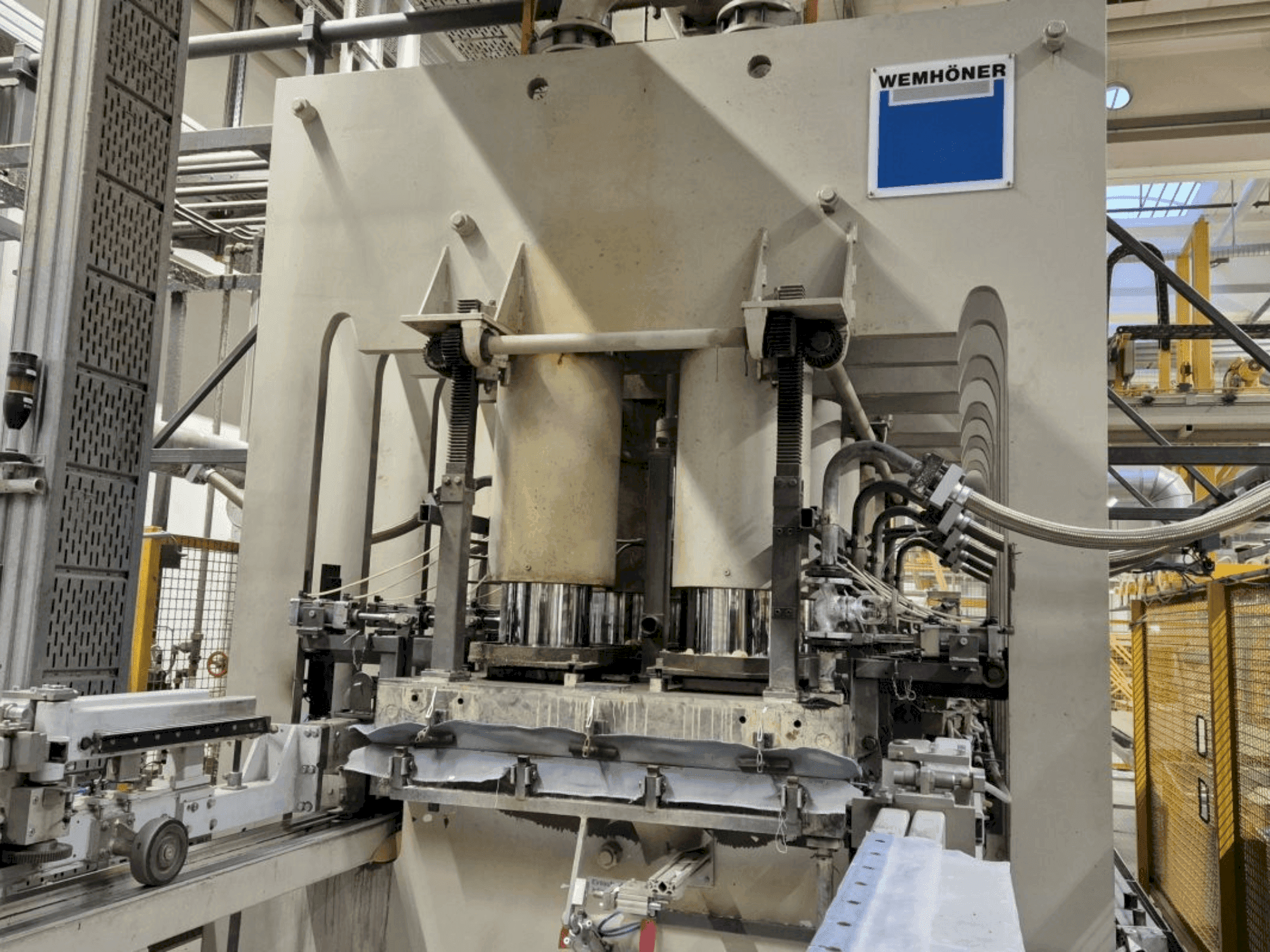 Front view of WEMHÖNER KT-F-1E machine