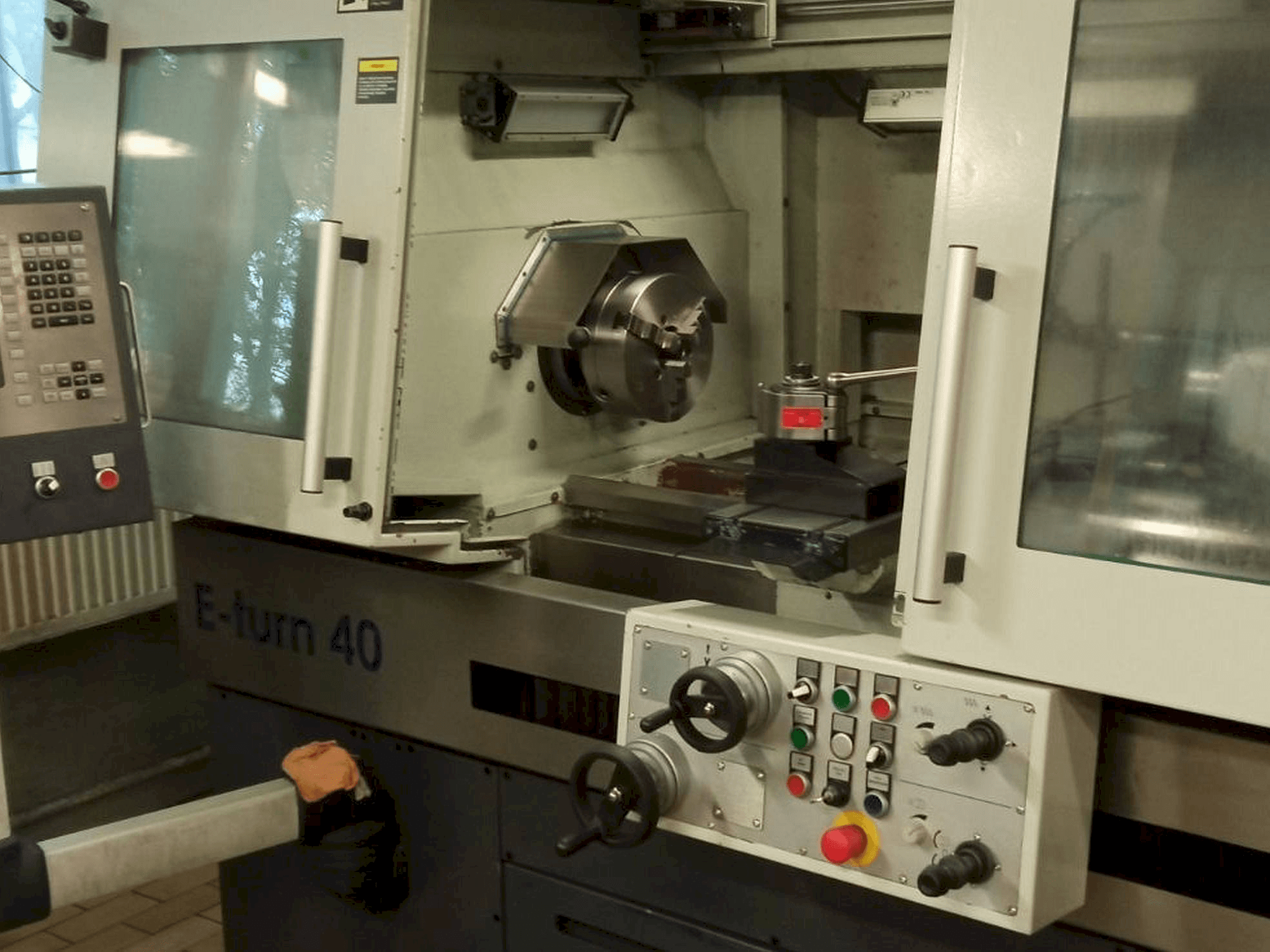 Front view of Avia E-turn 40 machine