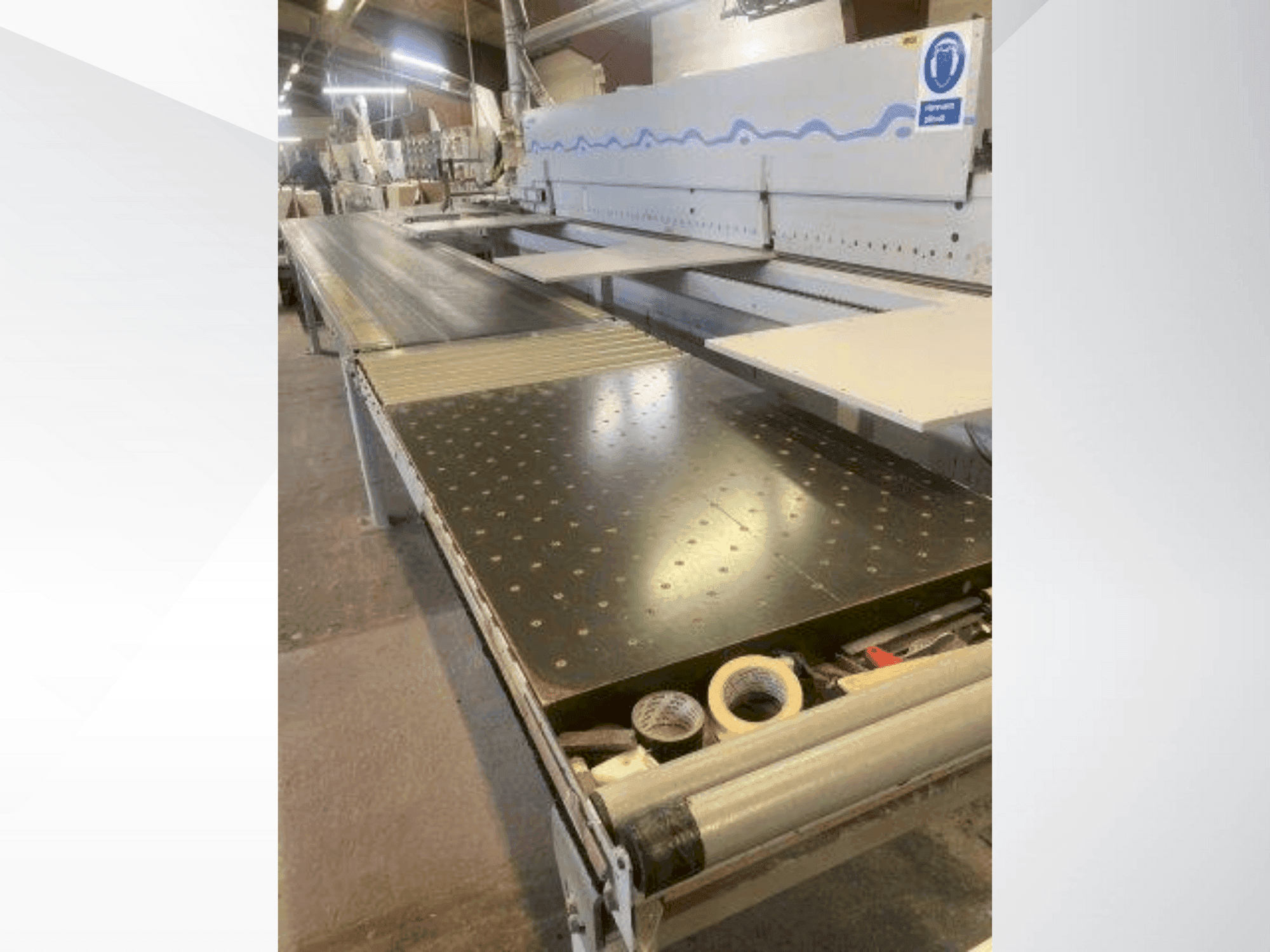 Front view of BRANDT Ambition 1660 FGC machine