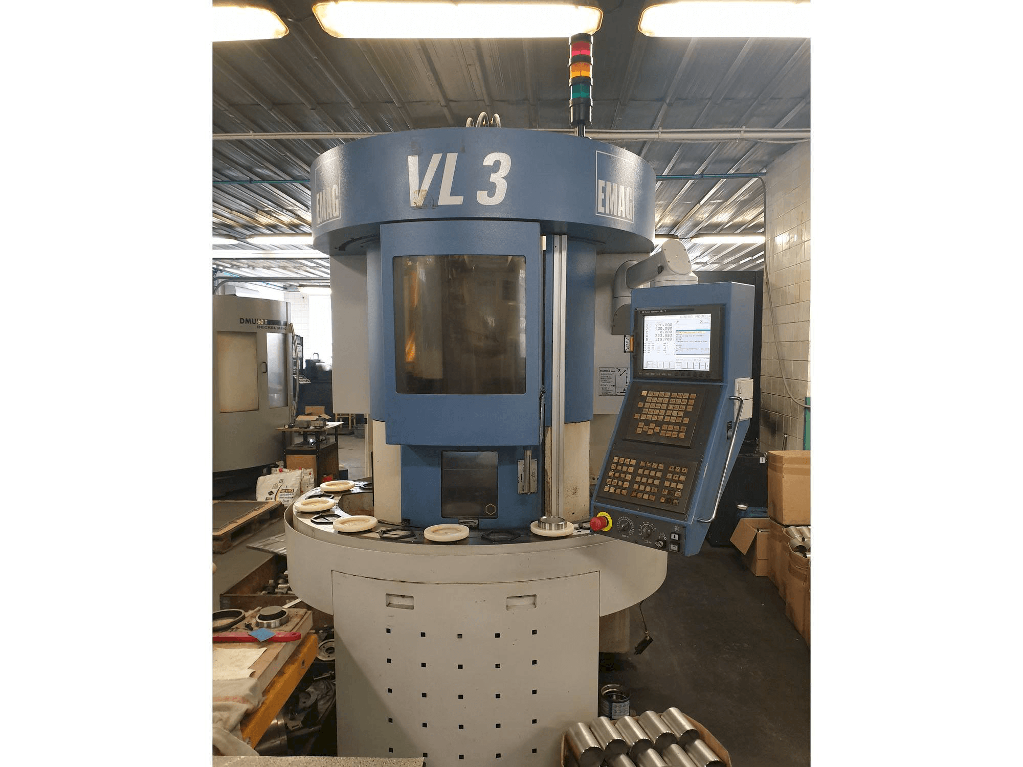 Front view of EMAG VL 3 machine