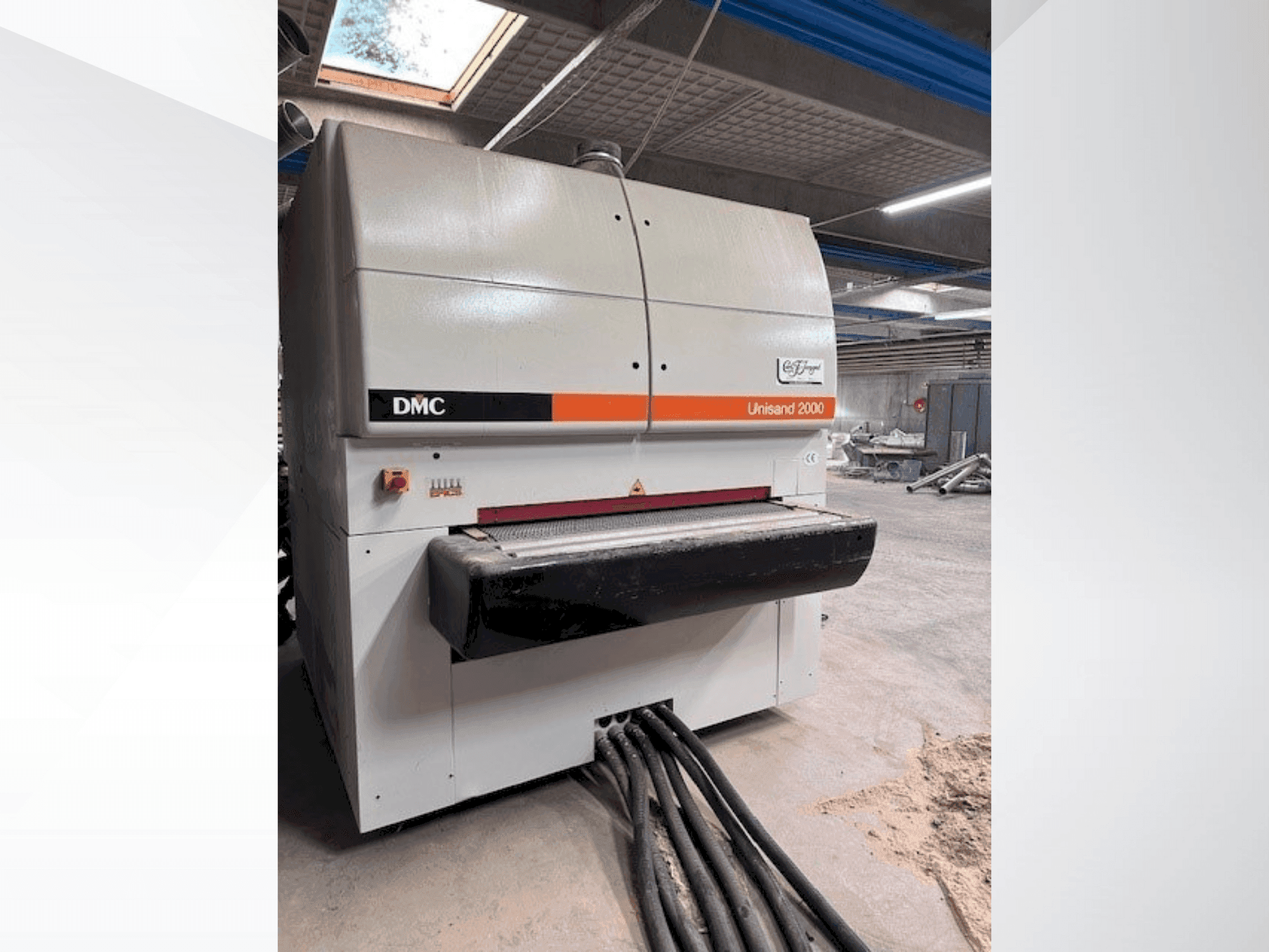 Front view of DMC US 2000 M4 machine