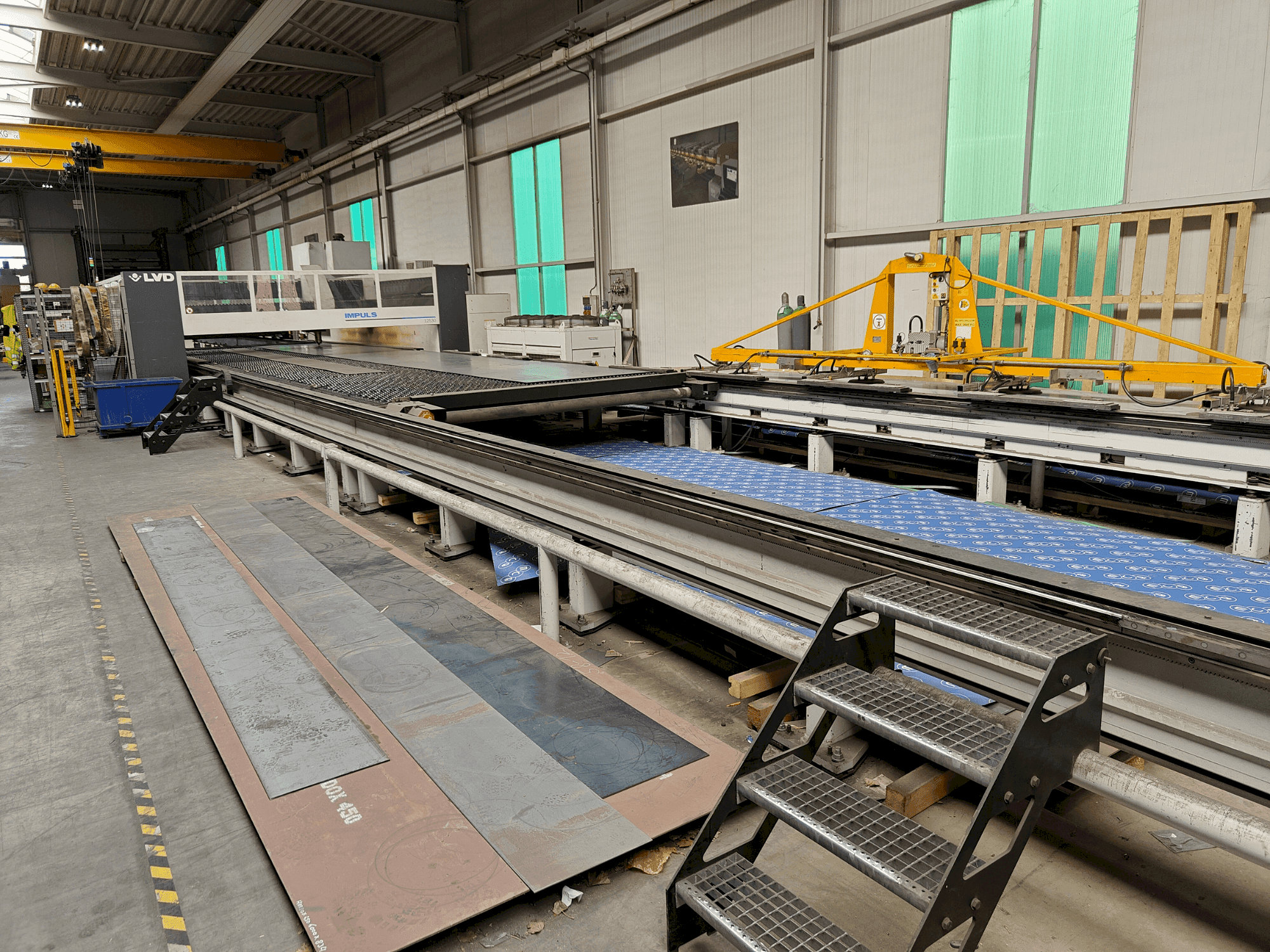 Front view of LVD IMPULS 125 30 machine