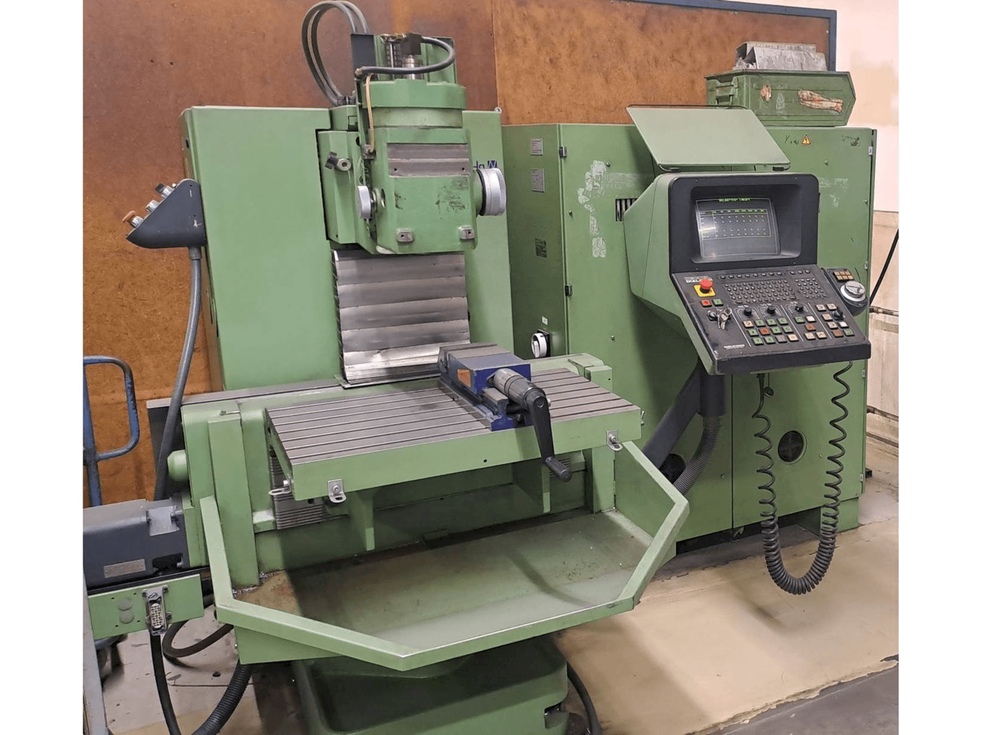 Front view of DECKEL FP3NC machine