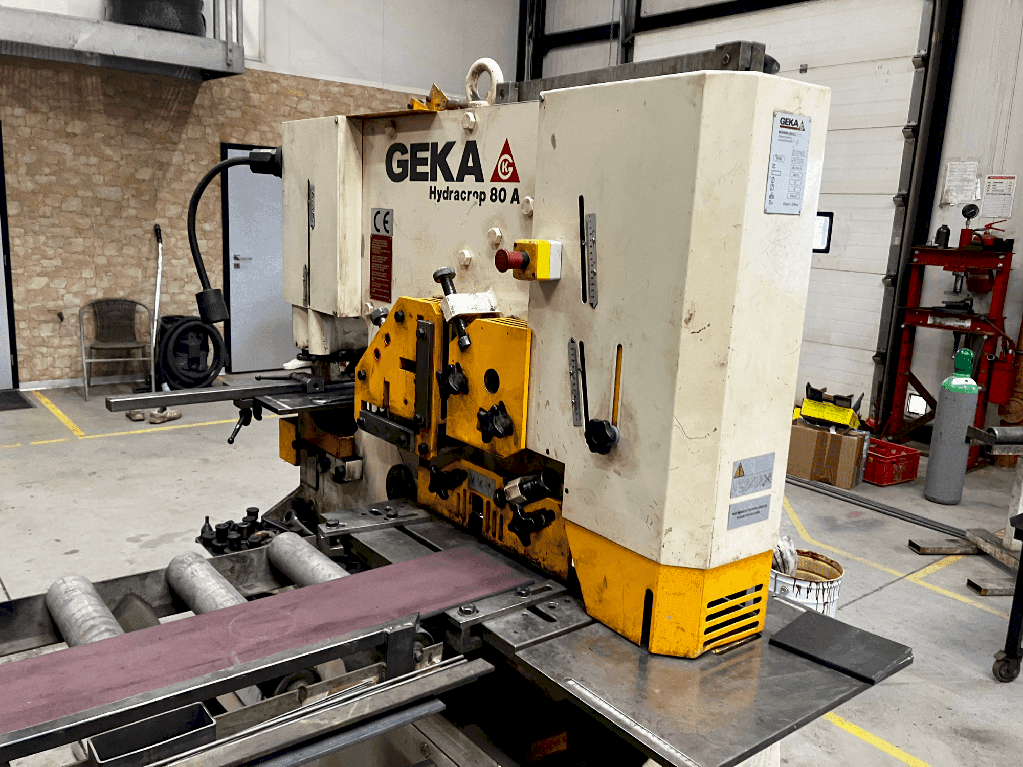 Front view of GEKA Hydracrop 80A machine